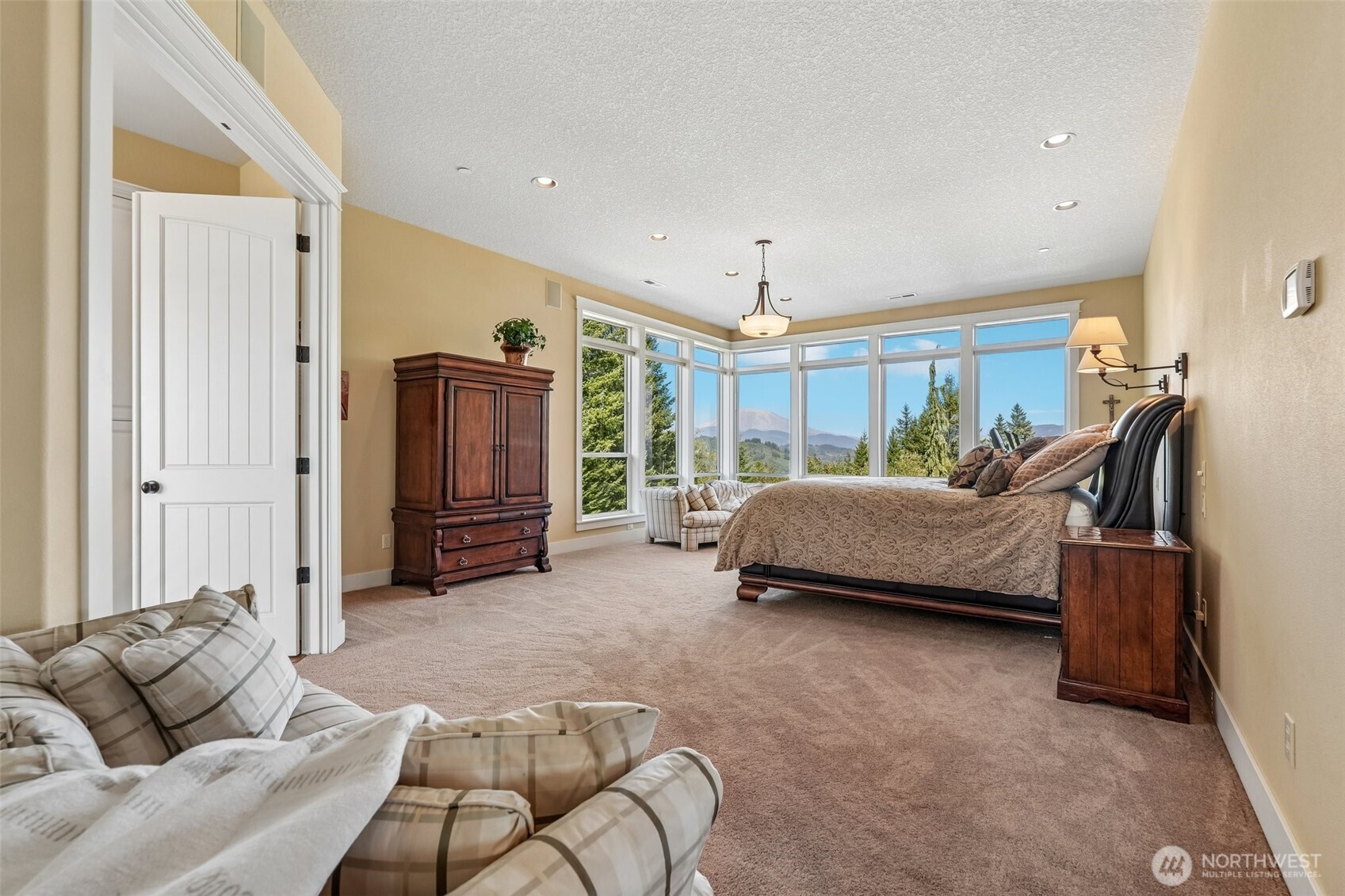 1384 Bayswater Road Property Photo 17