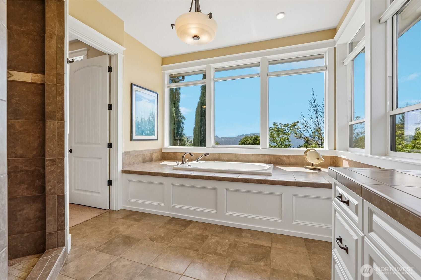 1384 Bayswater Road Property Photo 22