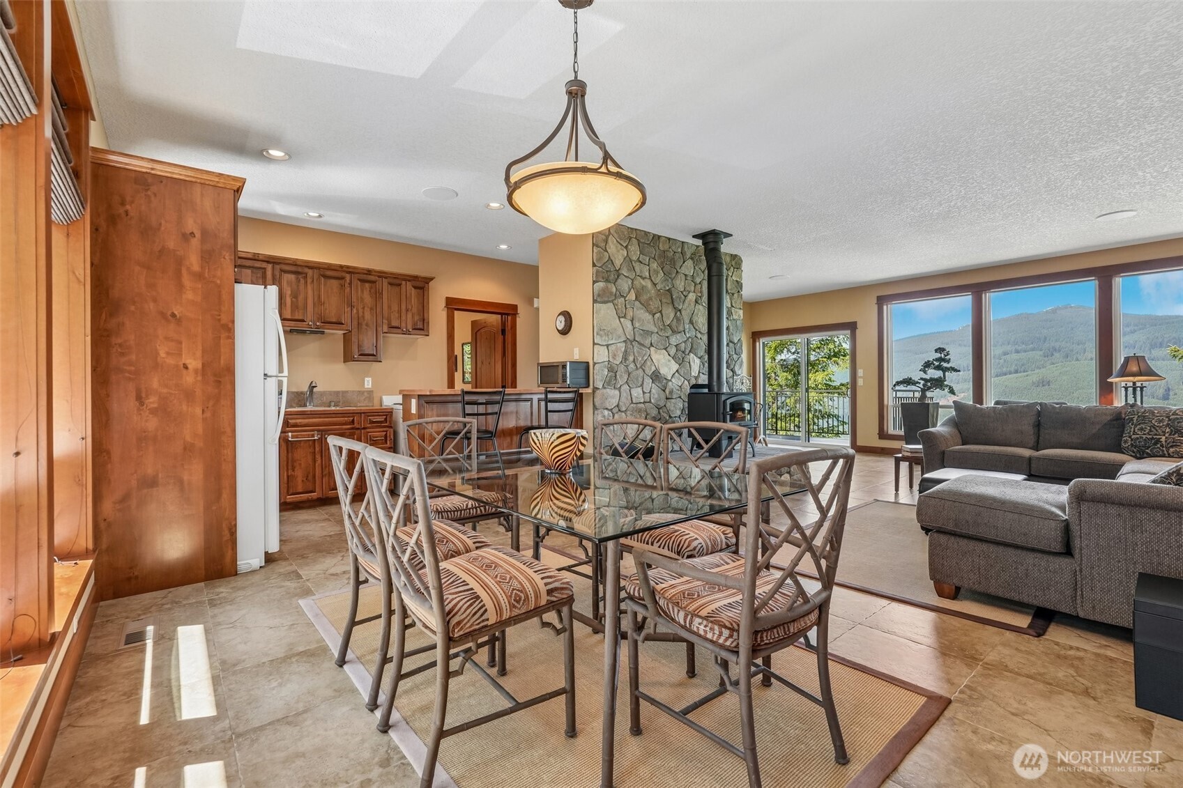 1384 Bayswater Road Property Photo 30