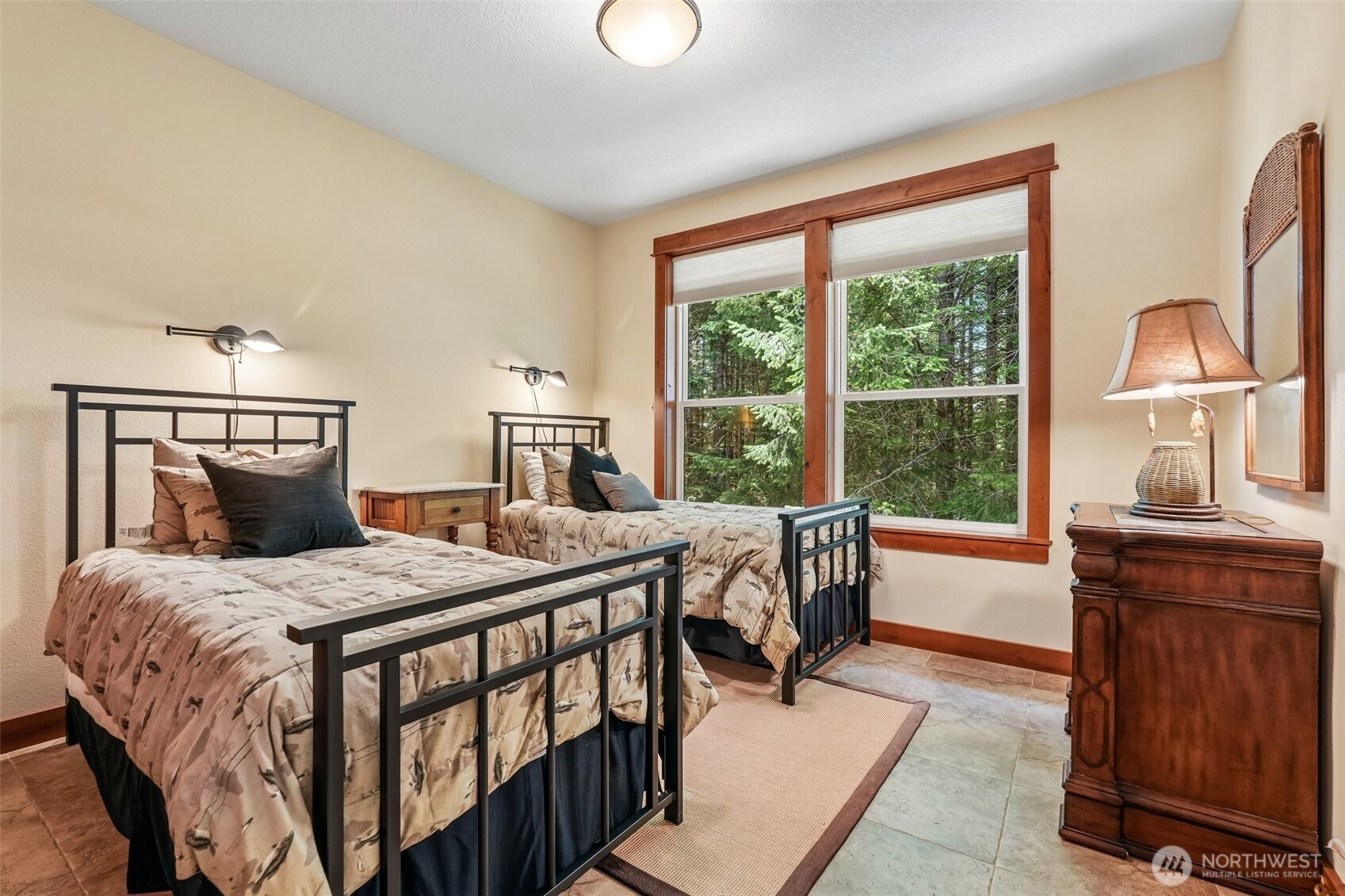 1384 Bayswater Road Property Photo 32