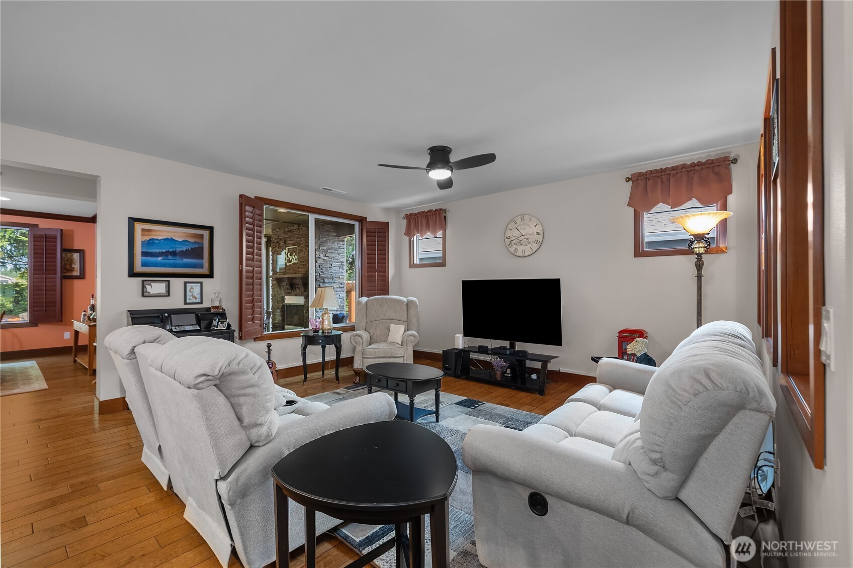 4805 Meriwood Drive Property Photo 4
