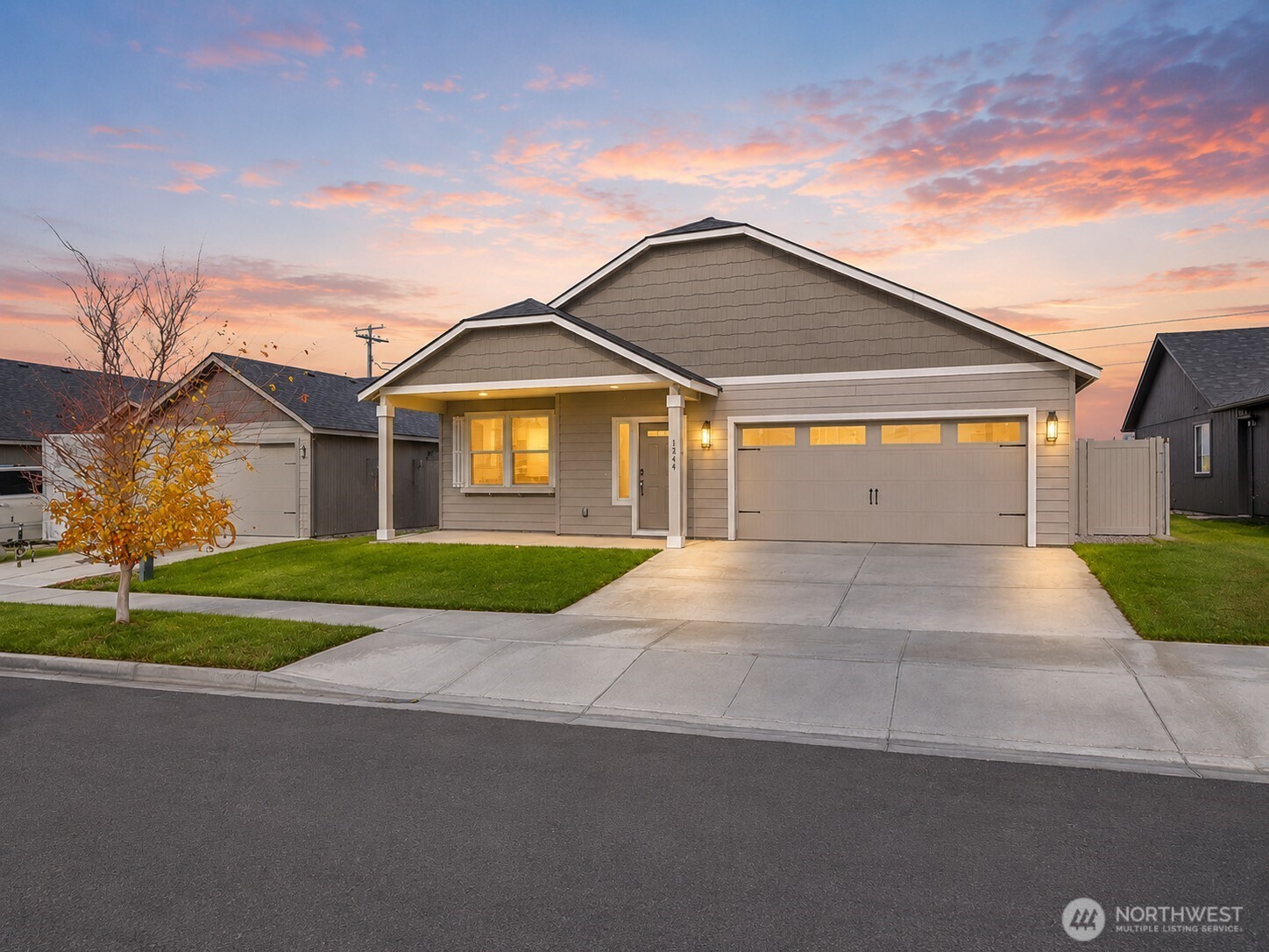 1344 E Nen Drive Property Photo 1
