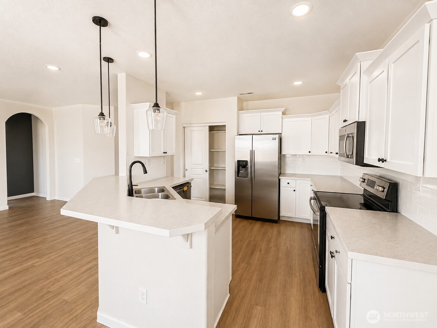 1344 E Nen Drive Property Photo 4