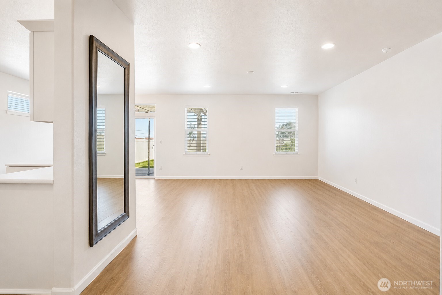 1344 E Nen Drive Property Photo 12