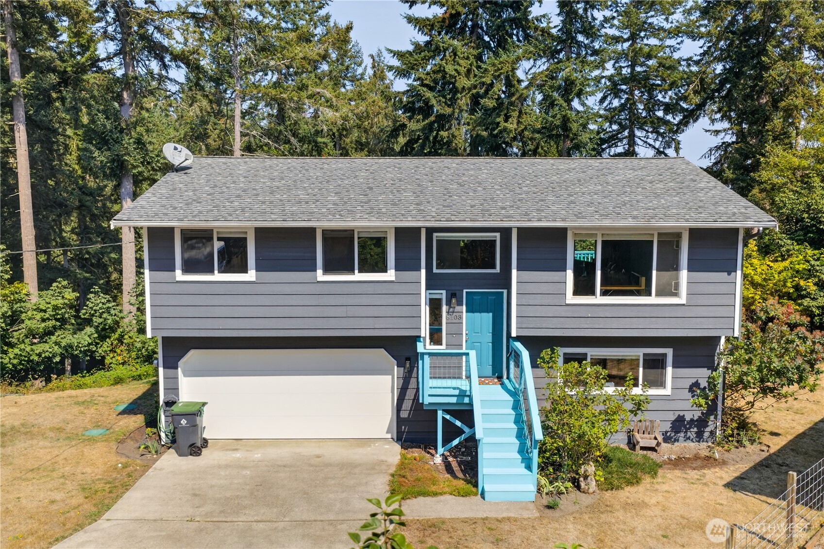 8103 Hawaii Lane Property Photo 1