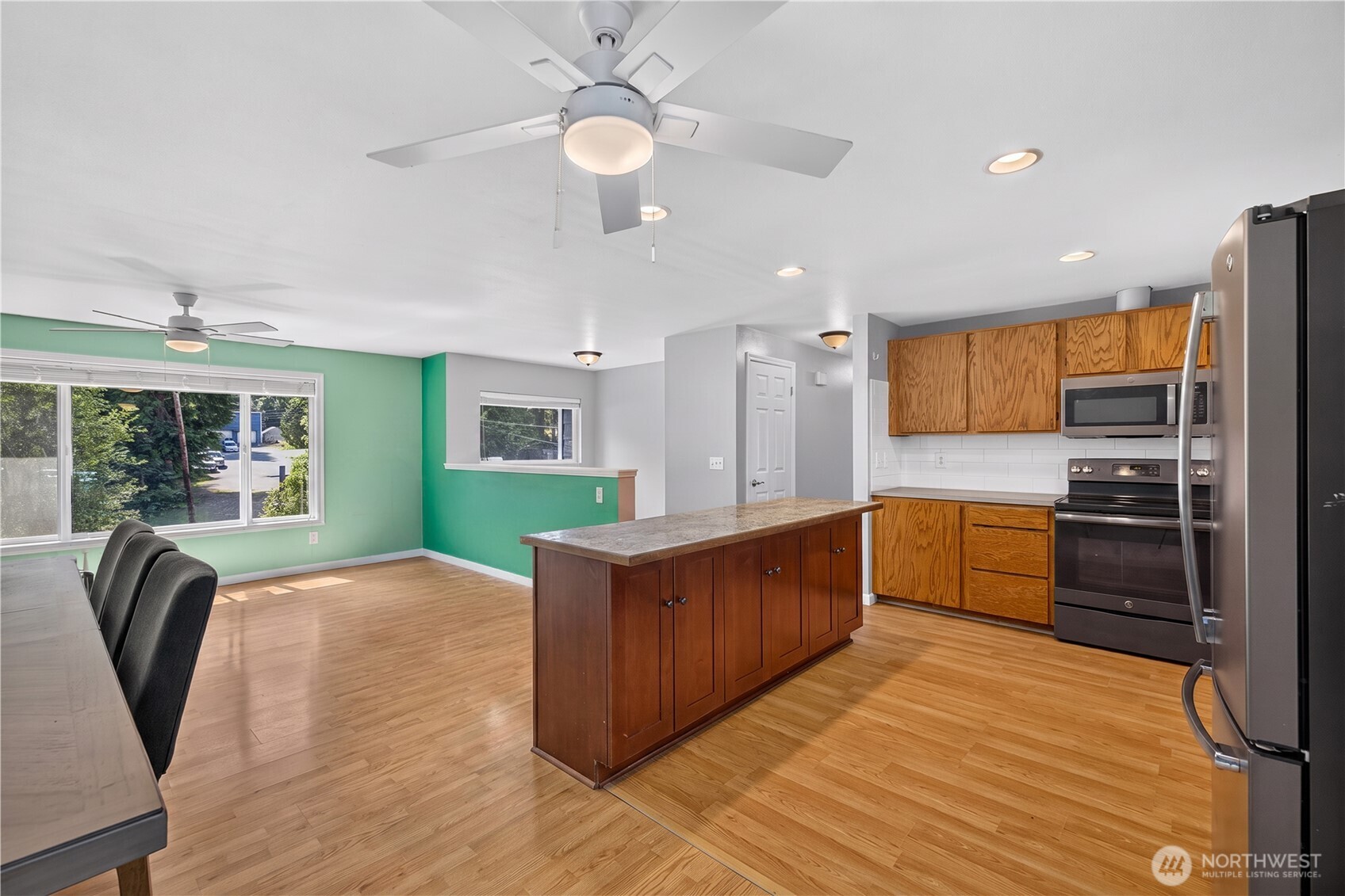 8103 Hawaii Lane Property Photo 6