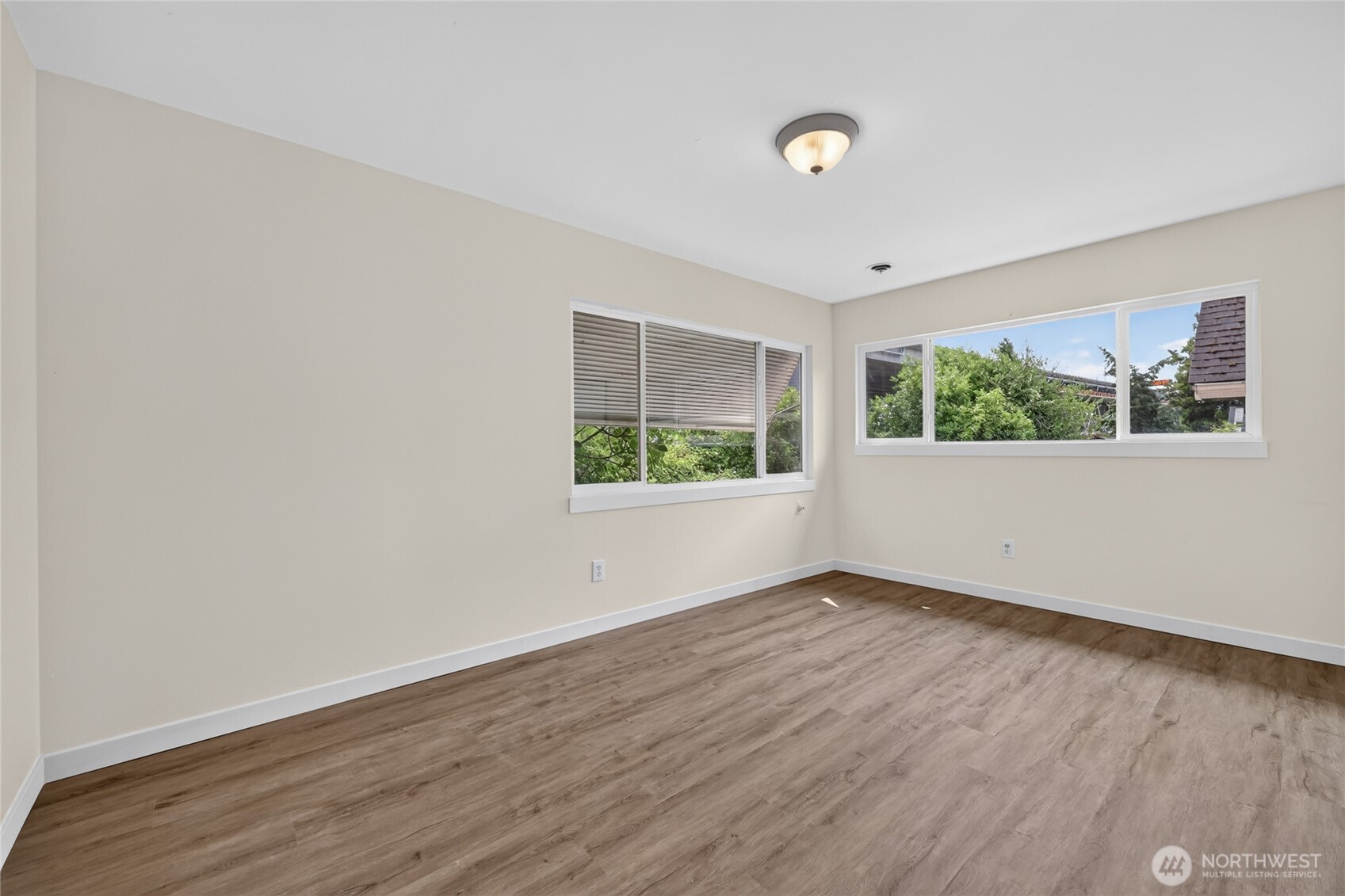 4042 5th Avenue Property Photo 18