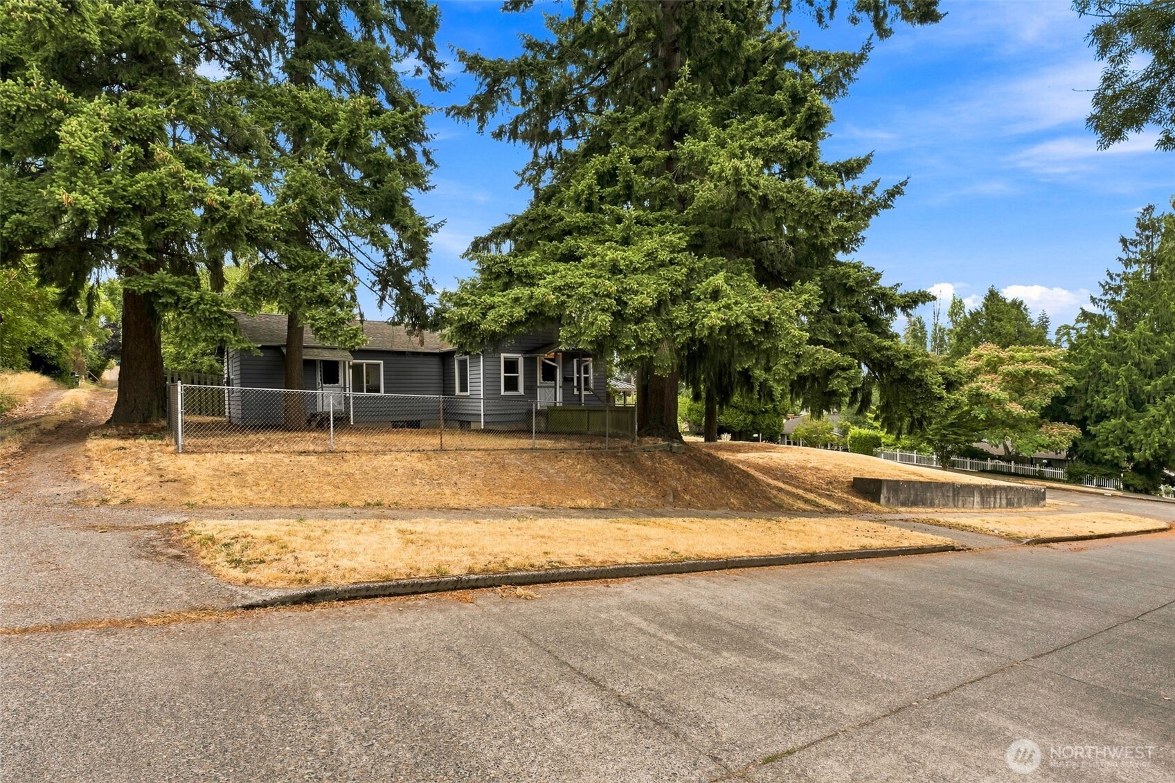 7955 29th Avenue Property Photo 3