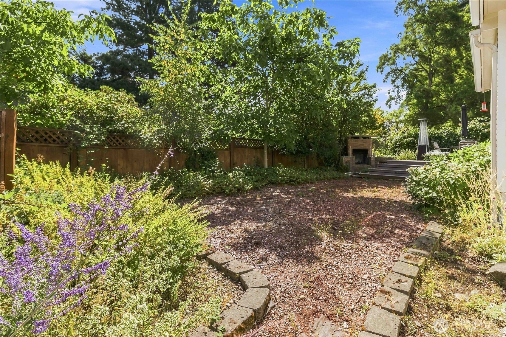 14350 Corliss Avenue Property Photo 13