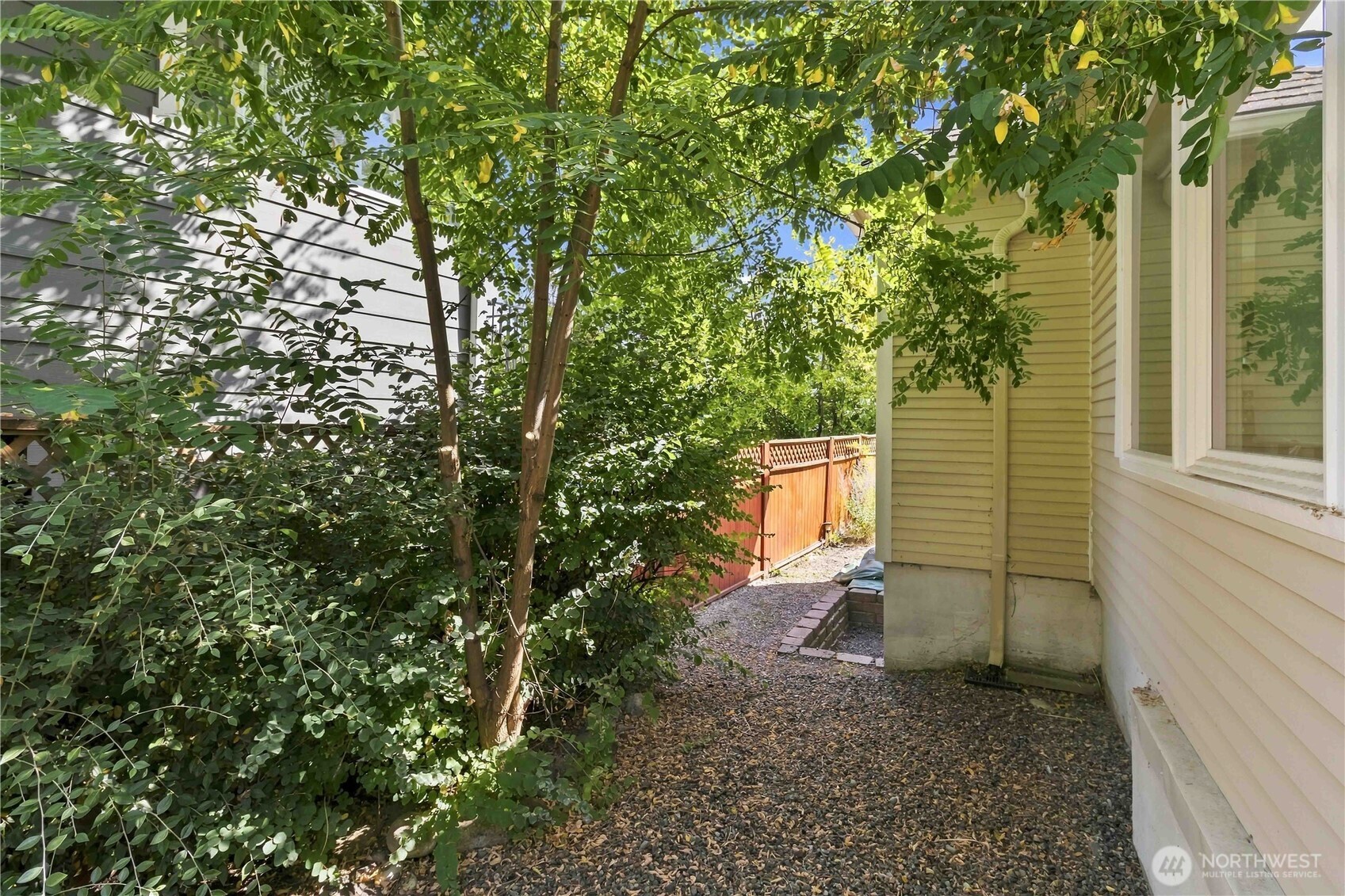 14350 Corliss Avenue Property Photo 14