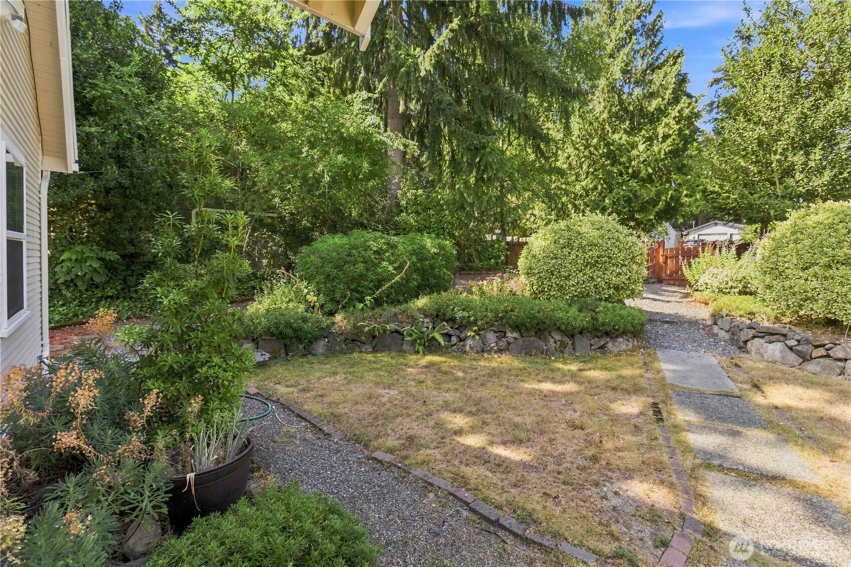 14350 Corliss Avenue Property Photo 16