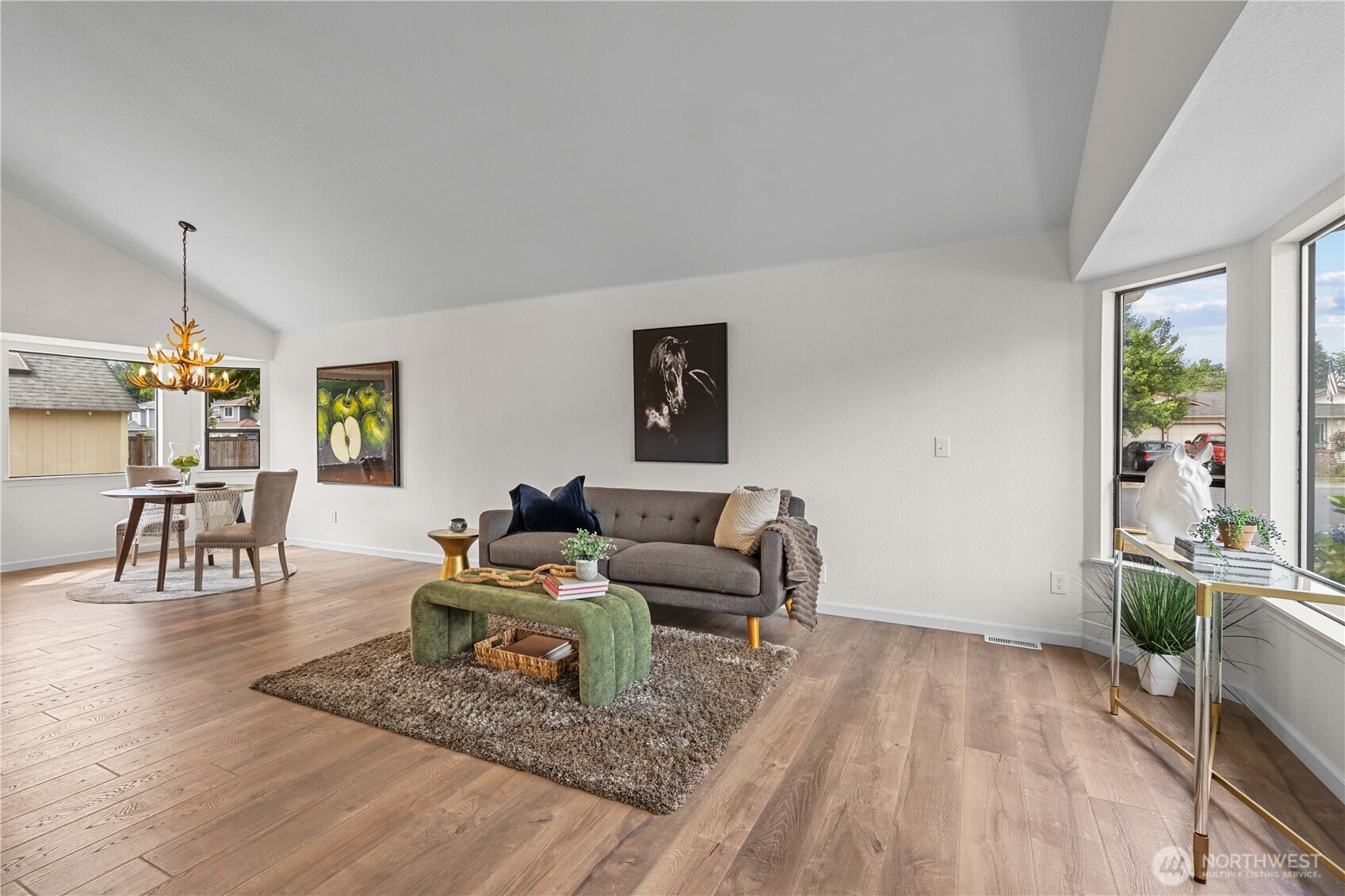 410 Warwick Street Property Photo 4