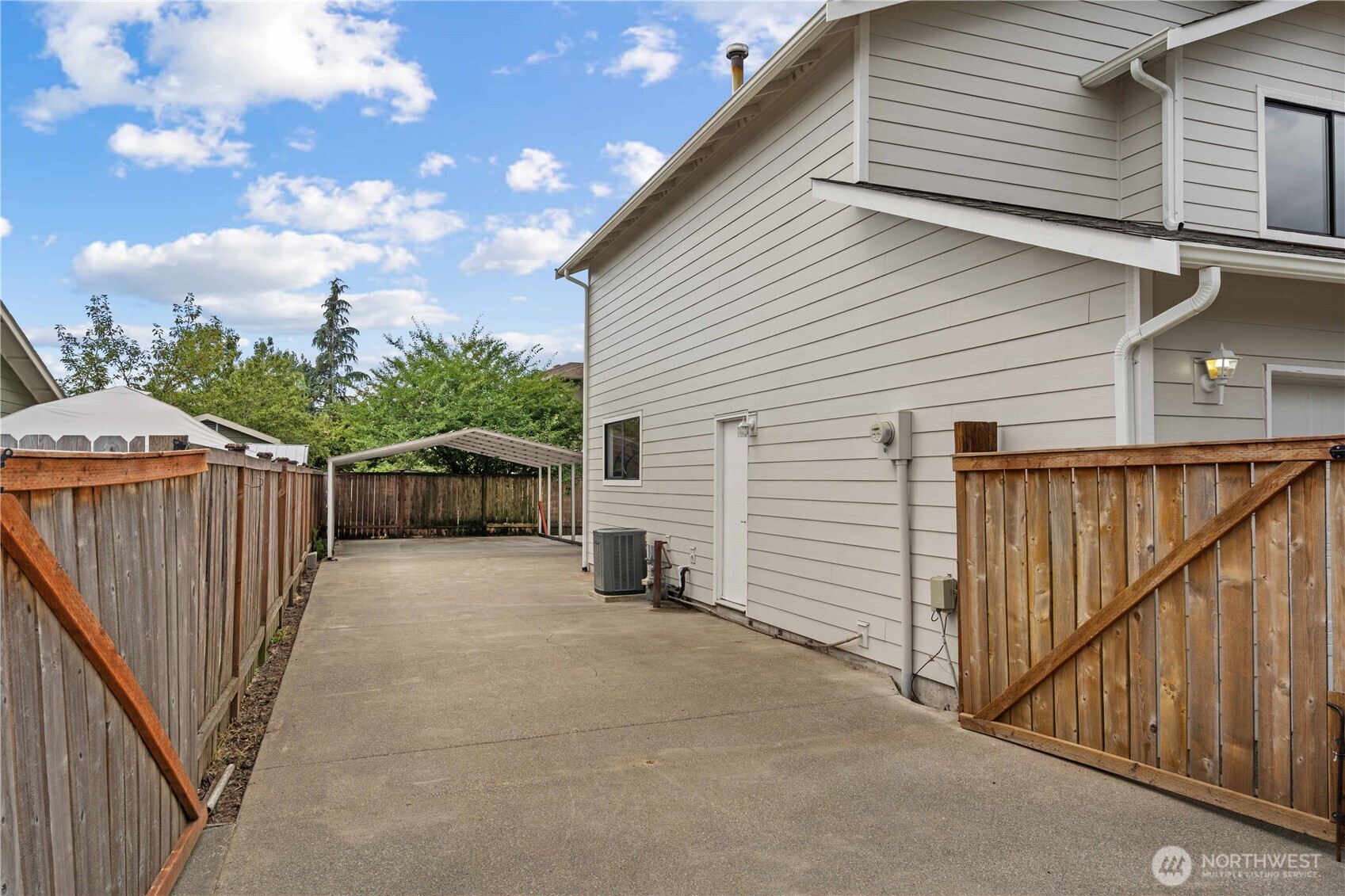 410 Warwick Street Property Photo 32