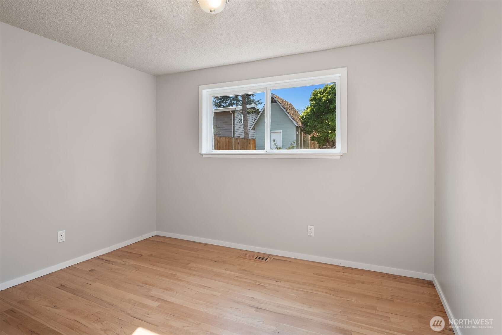 21516 52nd Avenue Property Photo 16