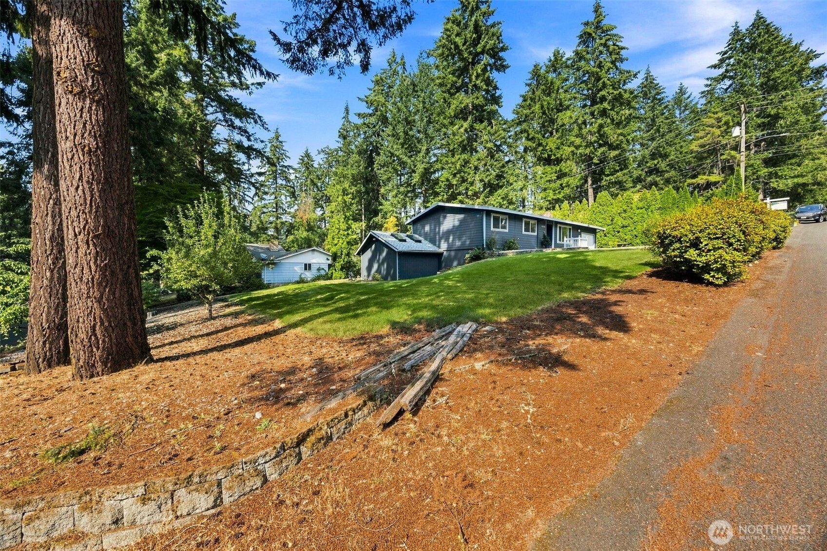 6811 82nd Street Property Photo 4