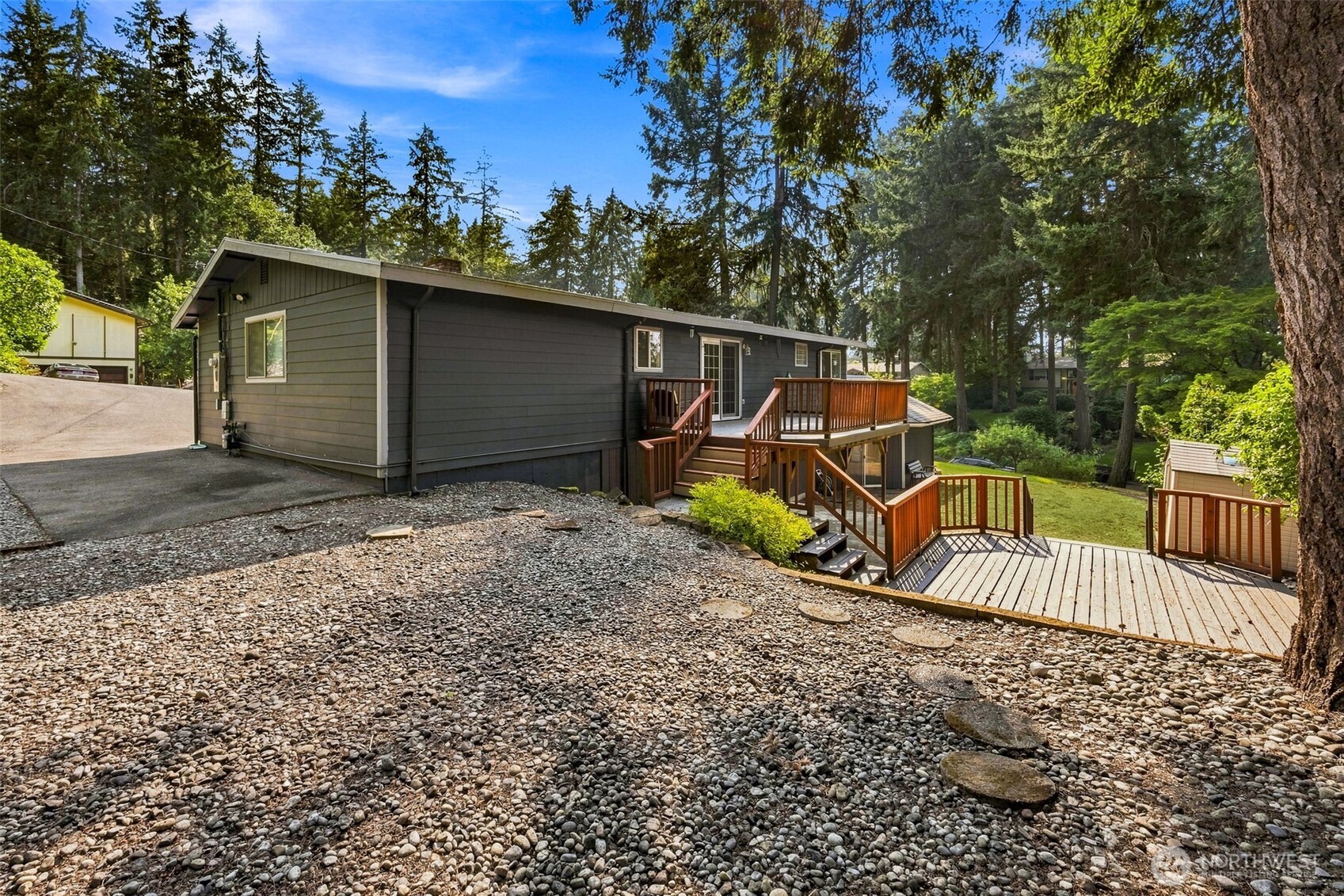 6811 82nd Street Property Photo 6