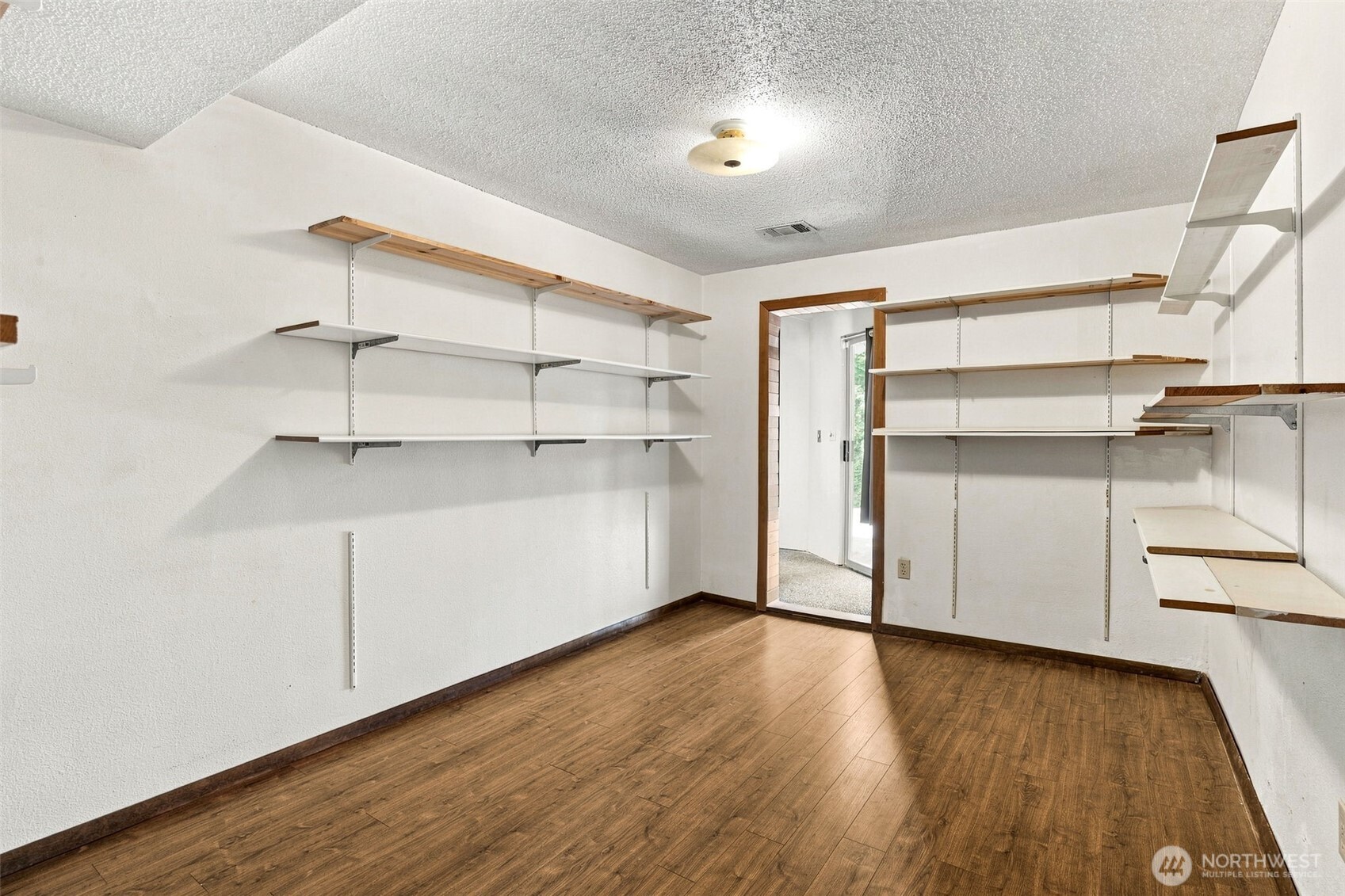 6811 82nd Street Property Photo 23