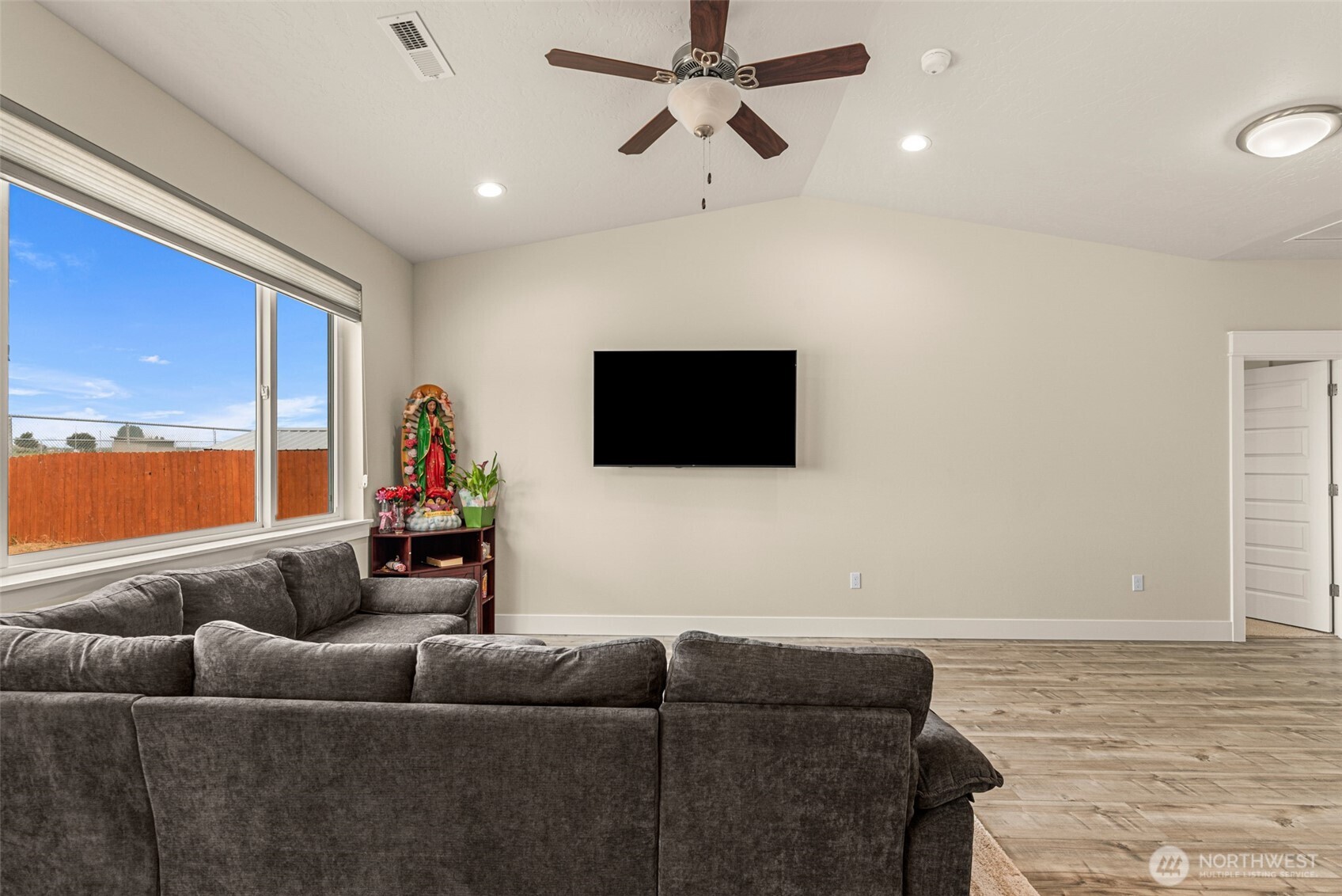 1505 7th Avenue Property Photo 18