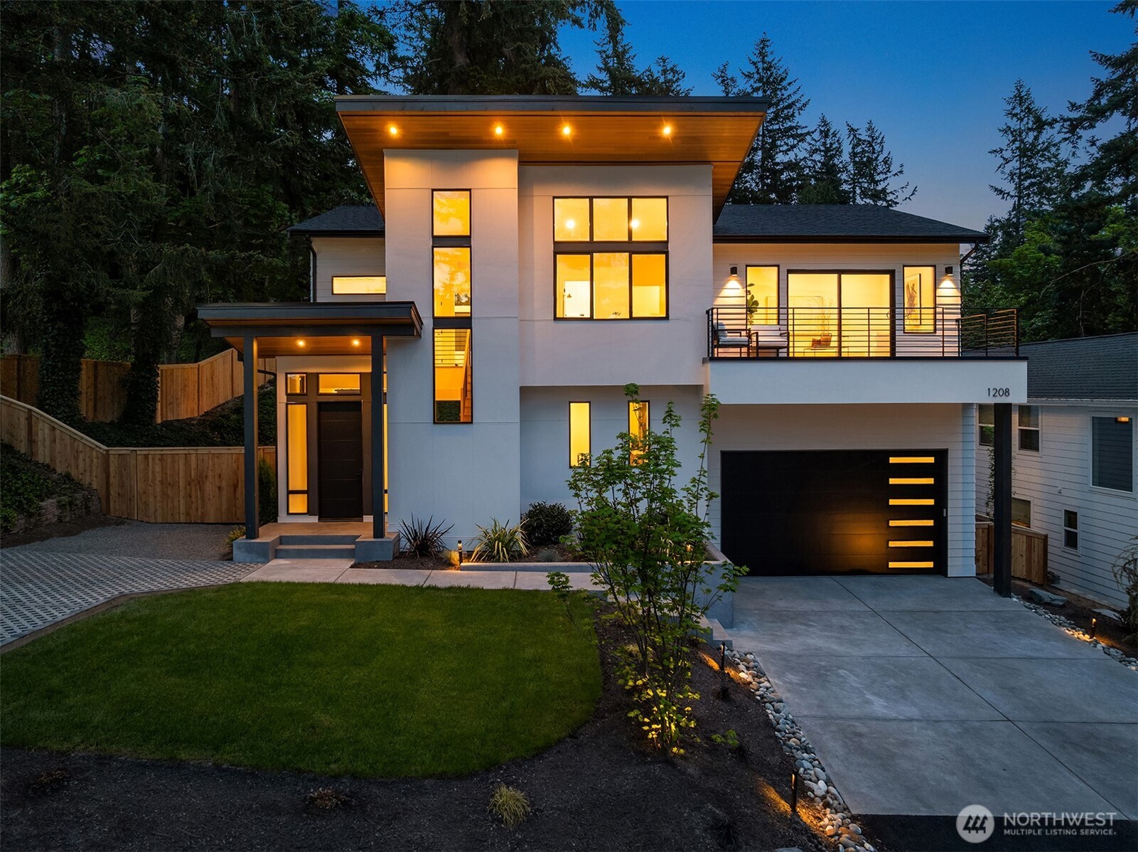 1208 211th Place Property Photo 3
