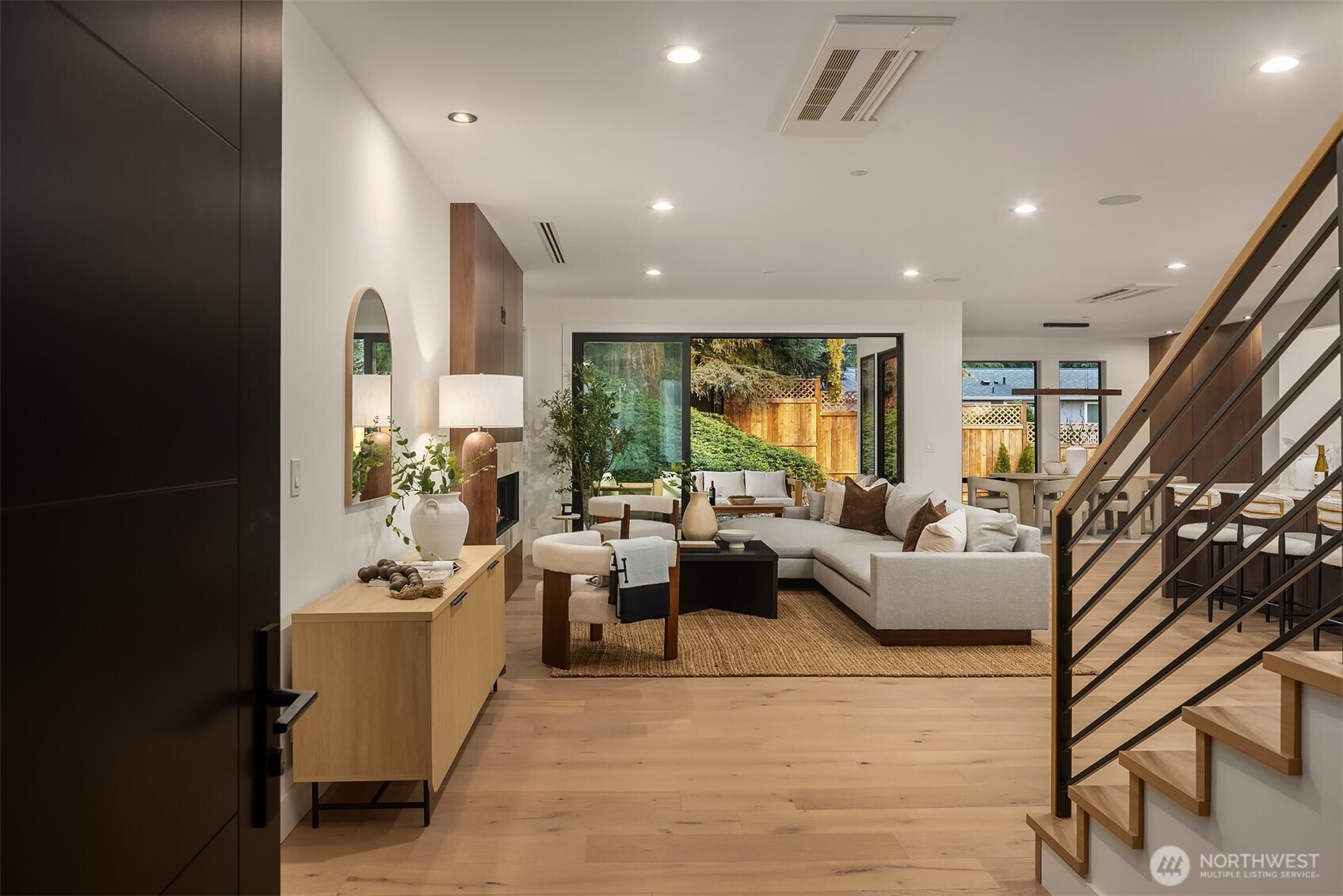 1208 211th Place Property Photo 5