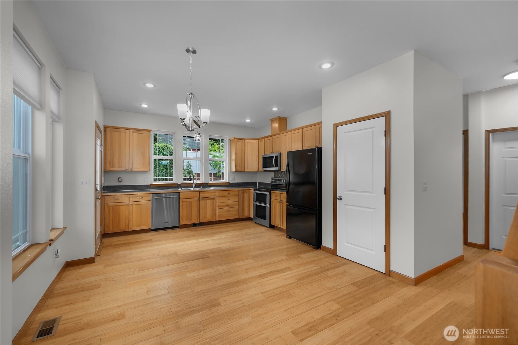 313 Grandview Avenue Property Photo 10
