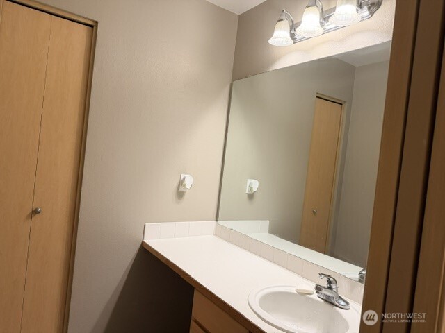 405 118 Street Property Photo 14