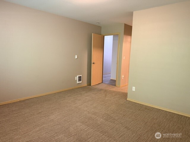 405 118 Street Property Photo 16