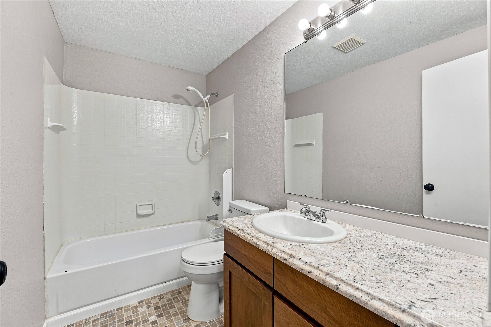 2014 166th Street Ct Property Photo 16