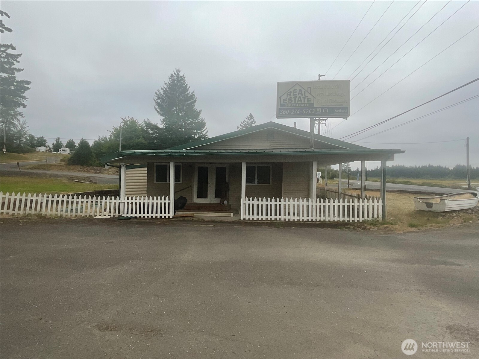 4200 Spirit Lake Highway Property Photo 6