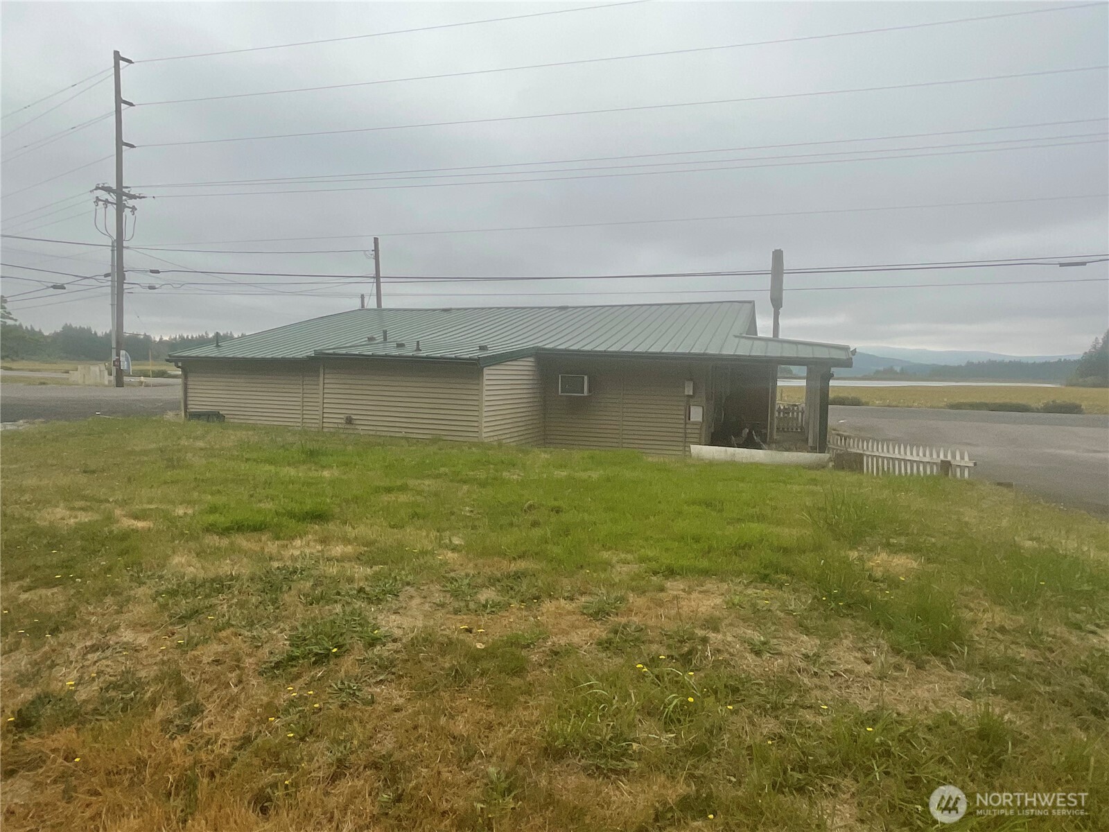 4200 Spirit Lake Highway Property Photo 8