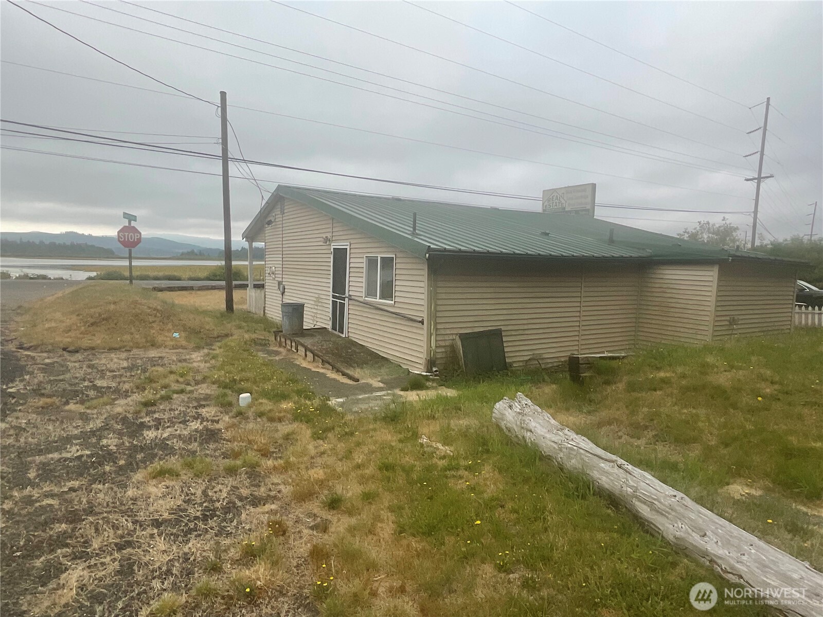4200 Spirit Lake Highway Property Photo 9