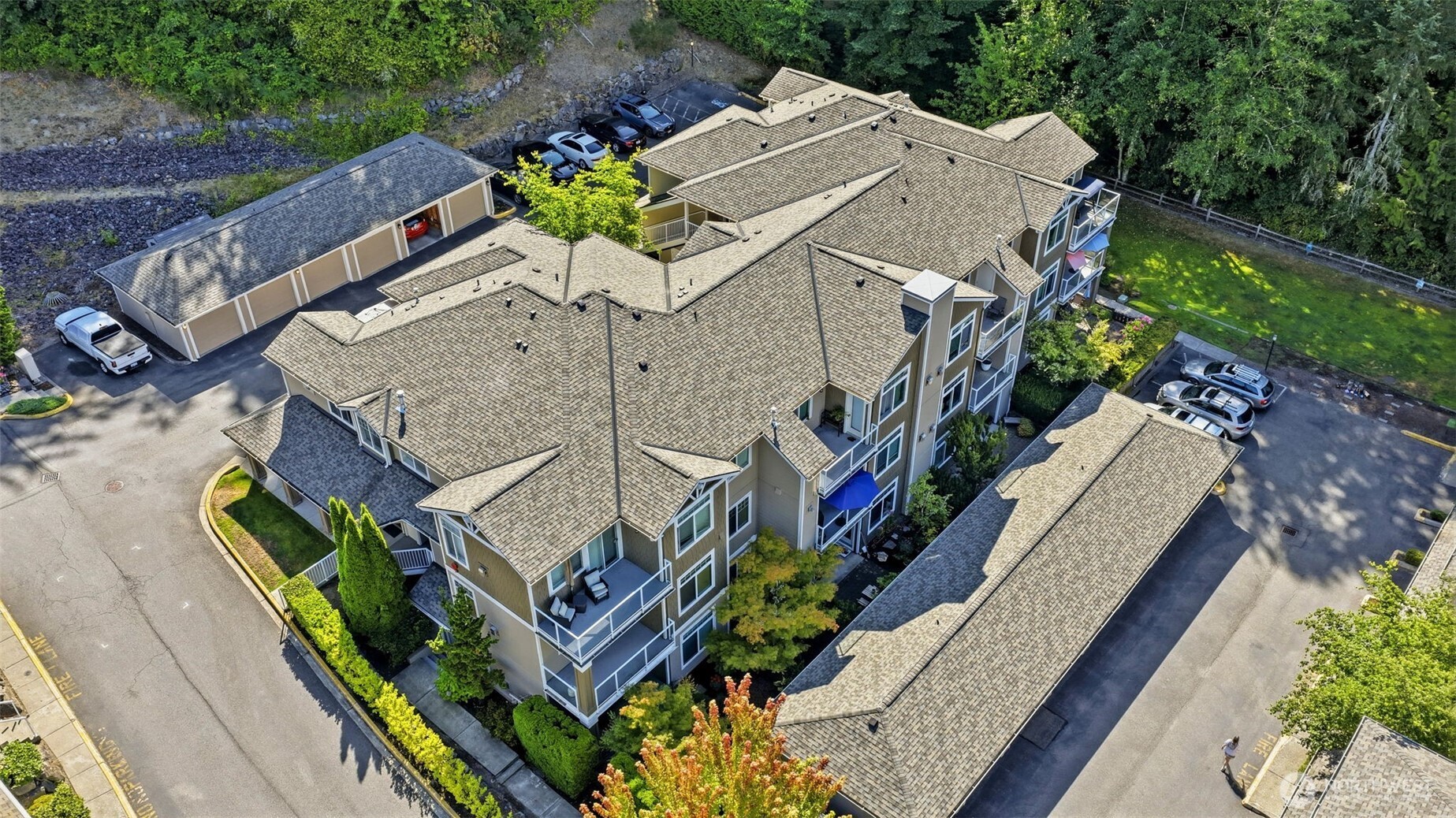 3500 E Lake Sammamish Parkway 3-103 Property Photo 5