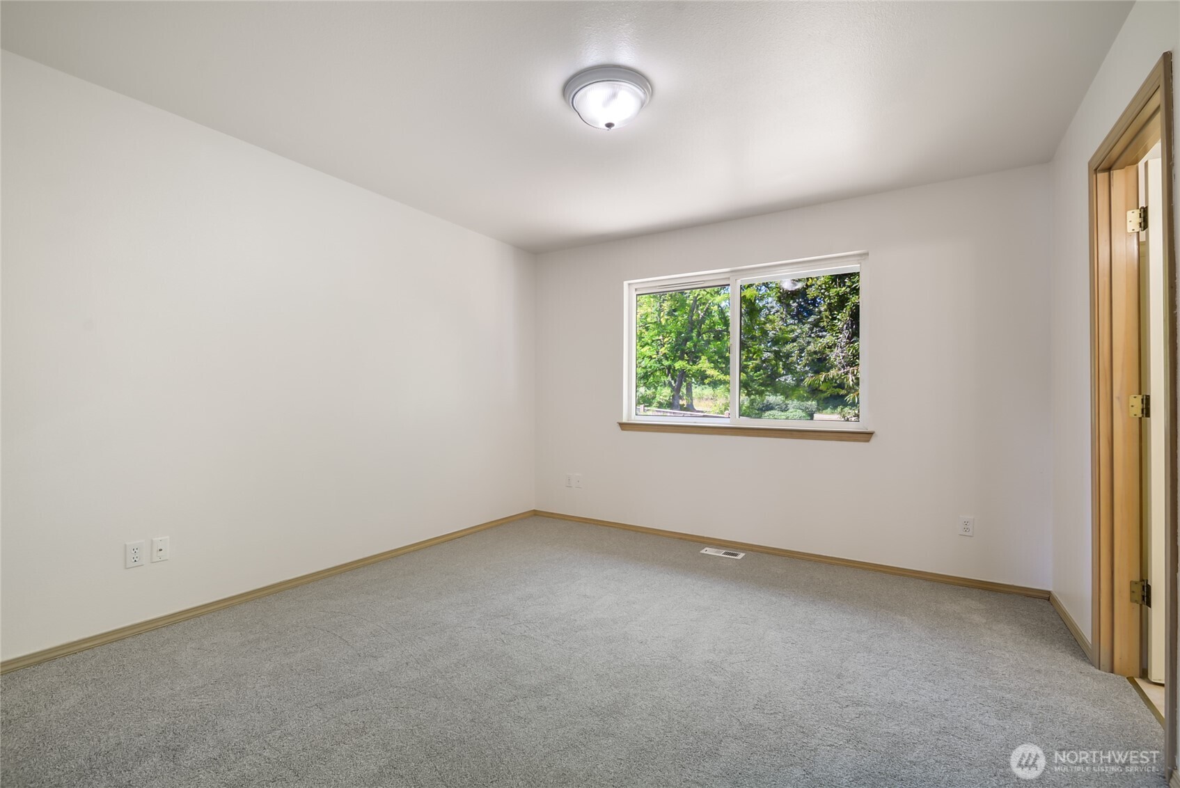 602 95th Drive Property Photo 14