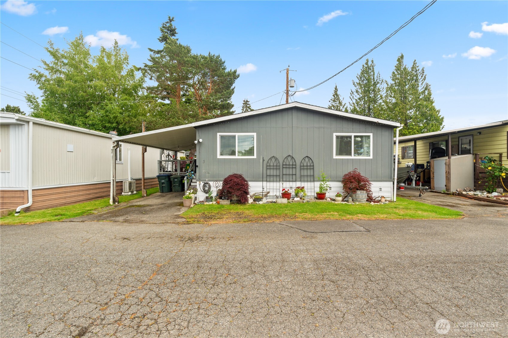 2400 Donovan Avenue 3 Property Photo 1