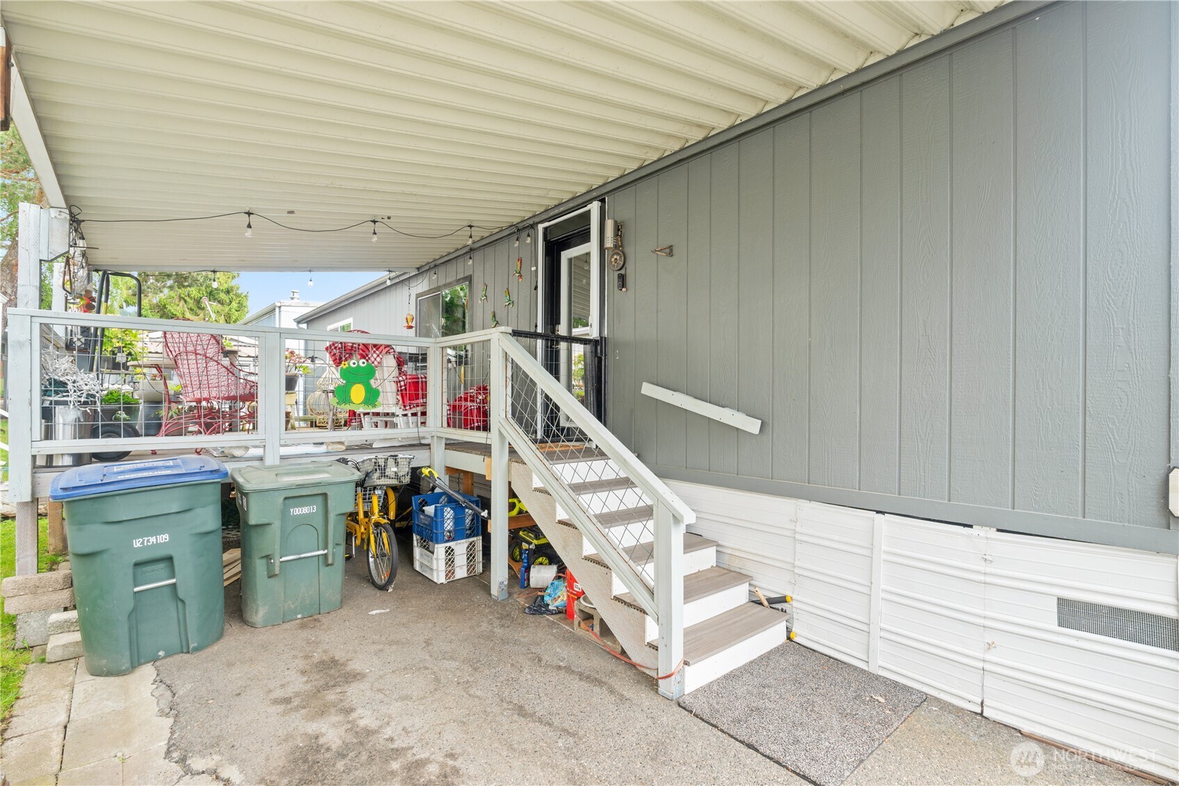 2400 Donovan Avenue 3 Property Photo 5
