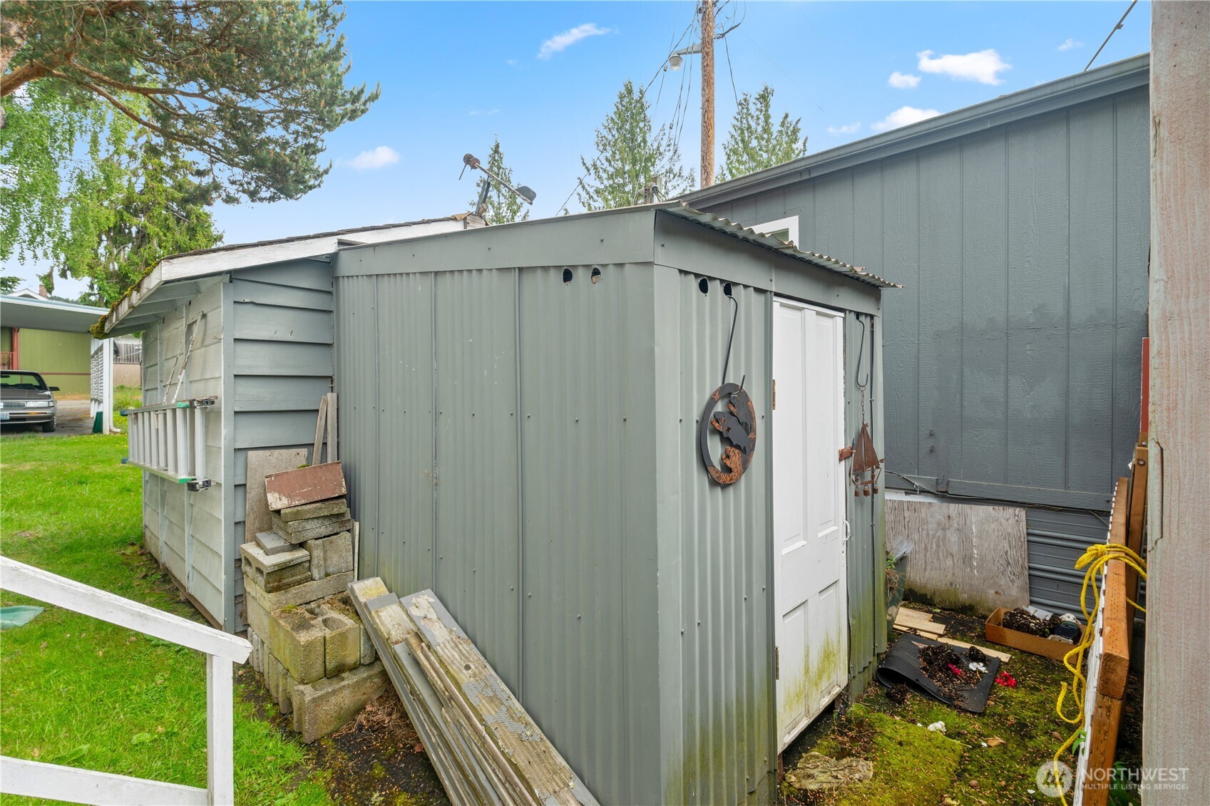 2400 Donovan Avenue 3 Property Photo 6