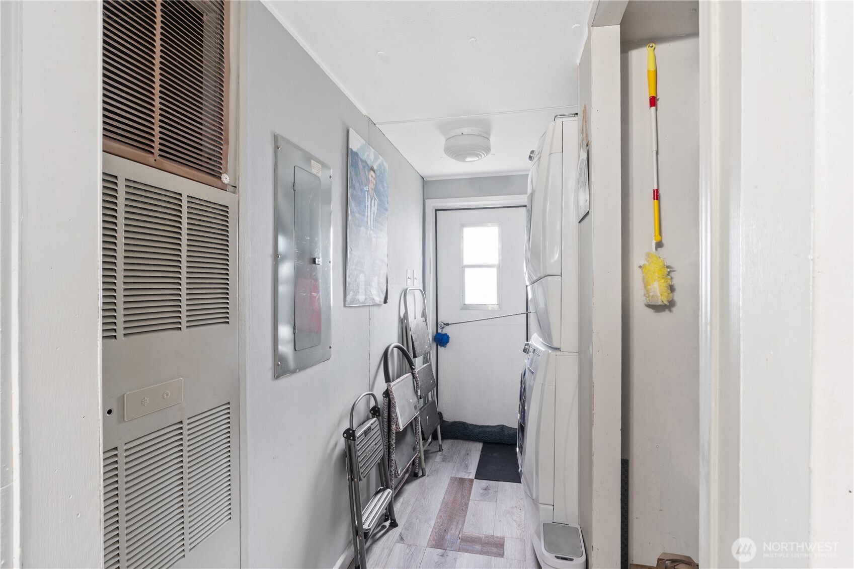2400 Donovan Avenue 3 Property Photo 20