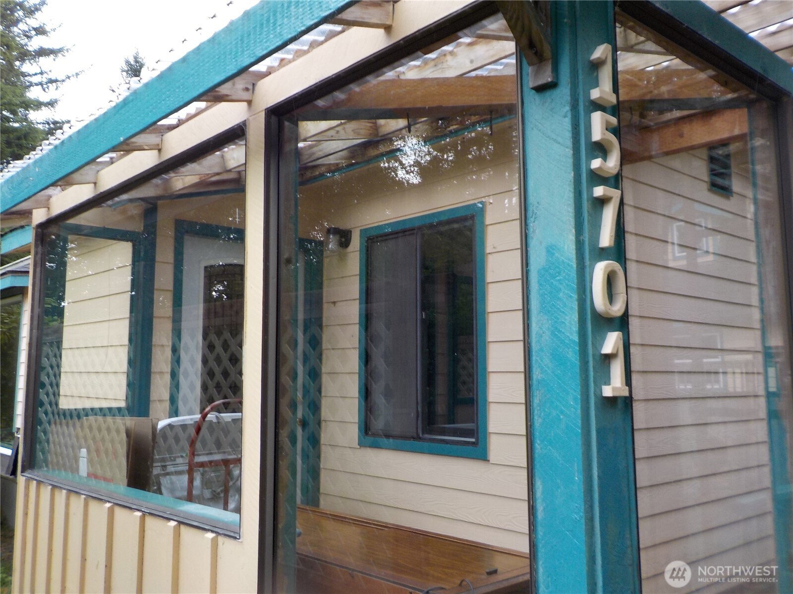 15701 Birch St Property Photo 3