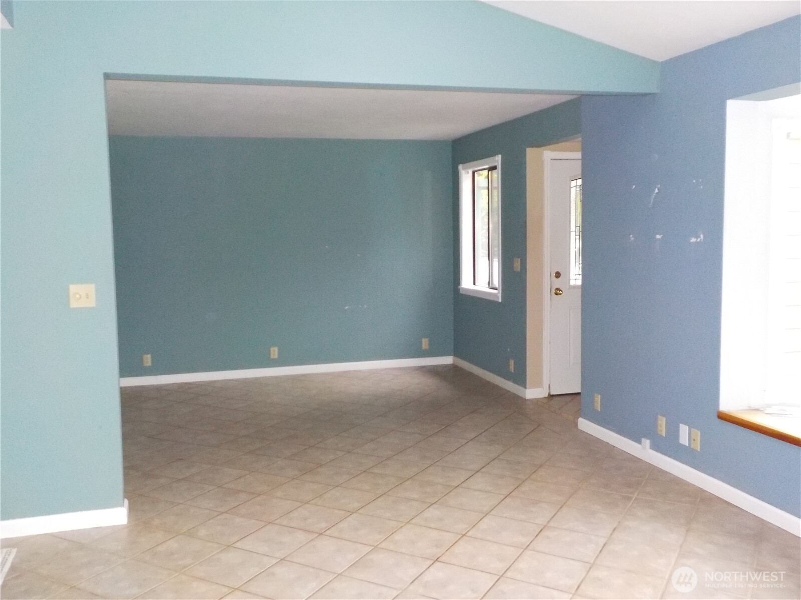 15701 Birch St Property Photo 11