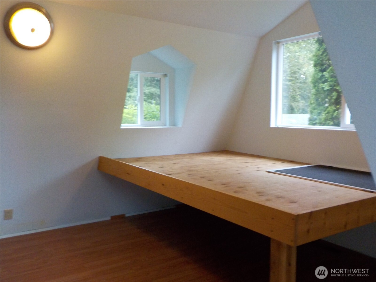 15701 Birch St Property Photo 21