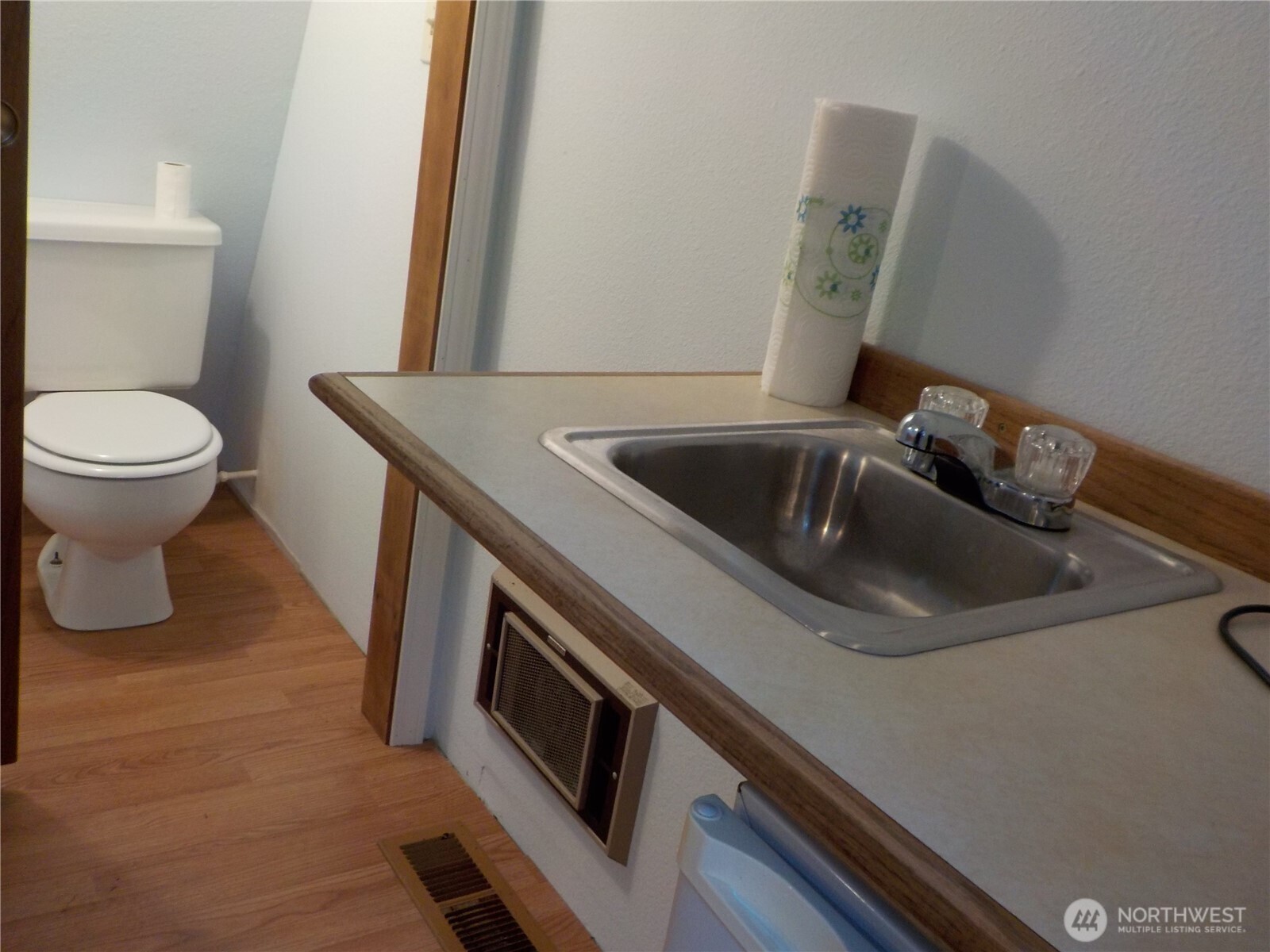 15701 Birch St Property Photo 22