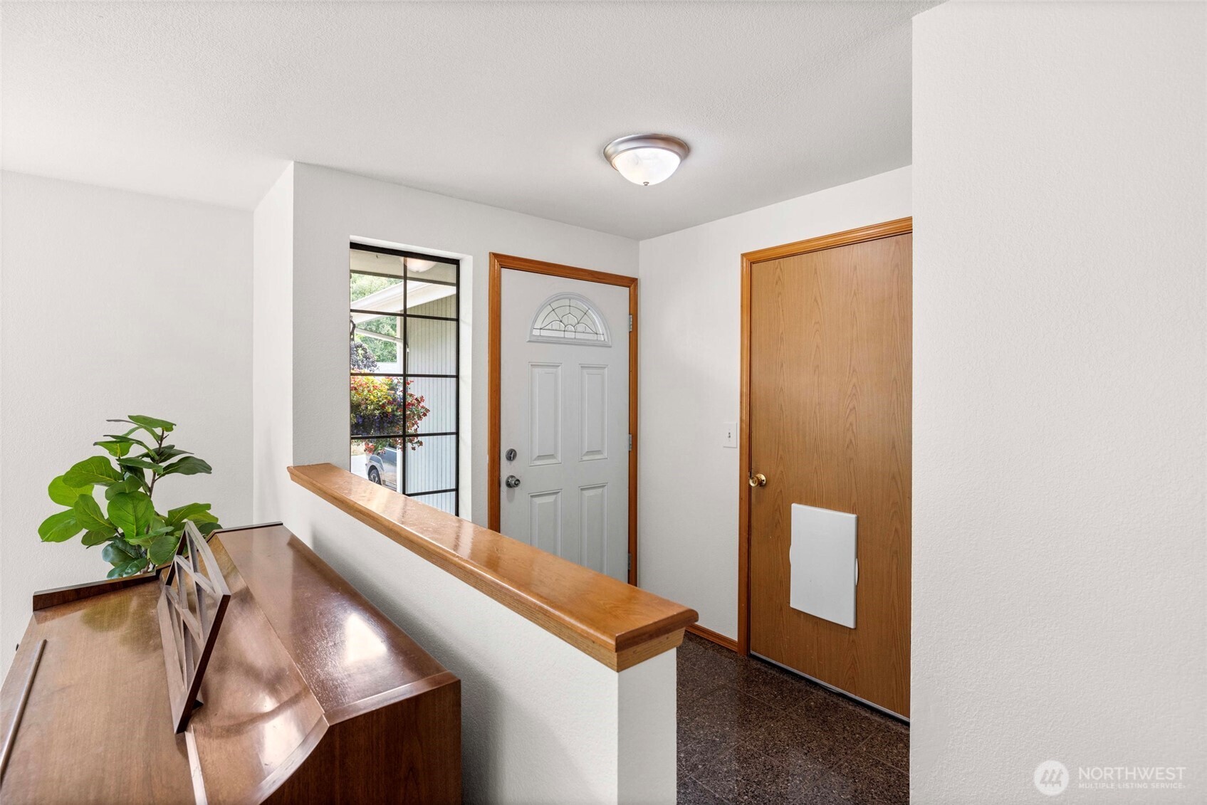 511 Kloshe Way Property Photo 6