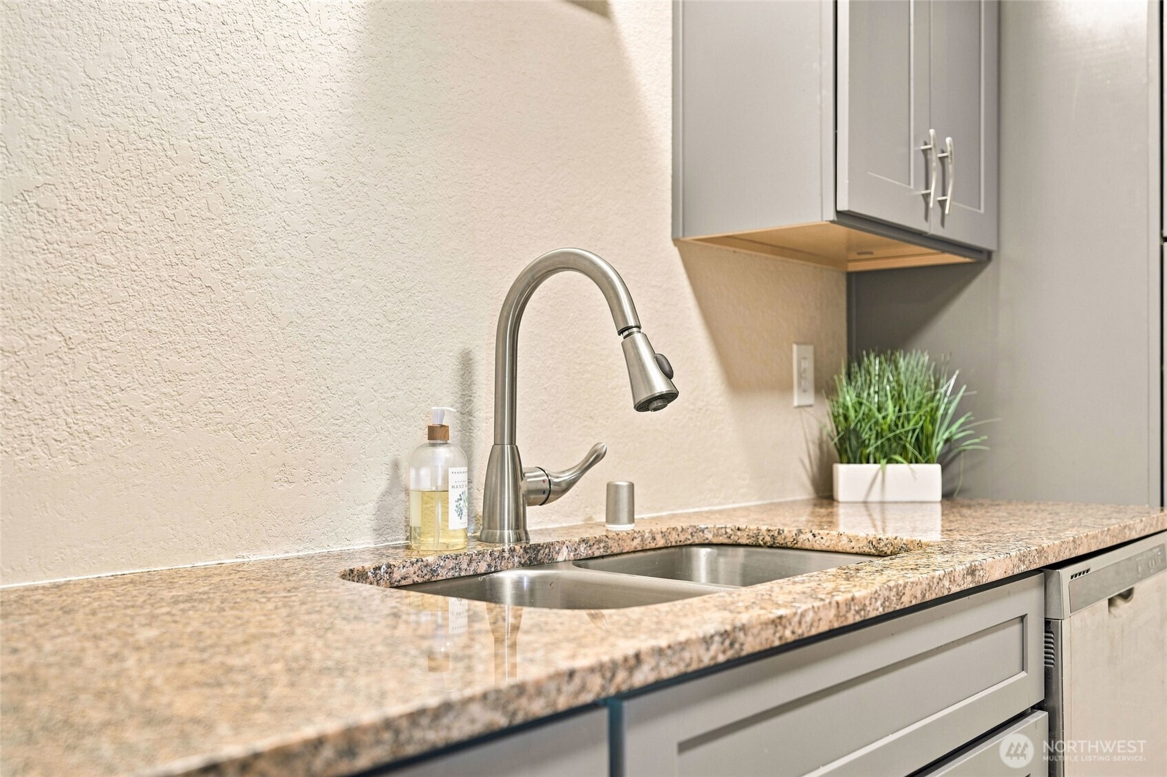 9815 Holly Drive A-307 Property Photo 11