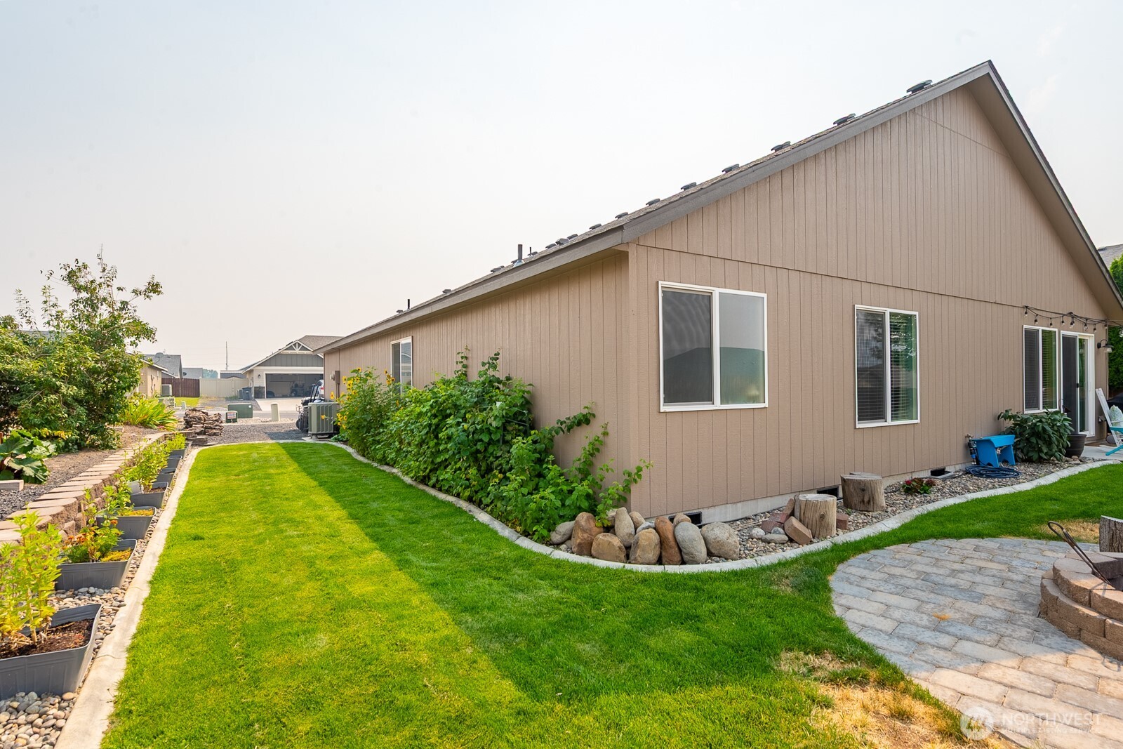 811 7th Avenue Property Photo 5