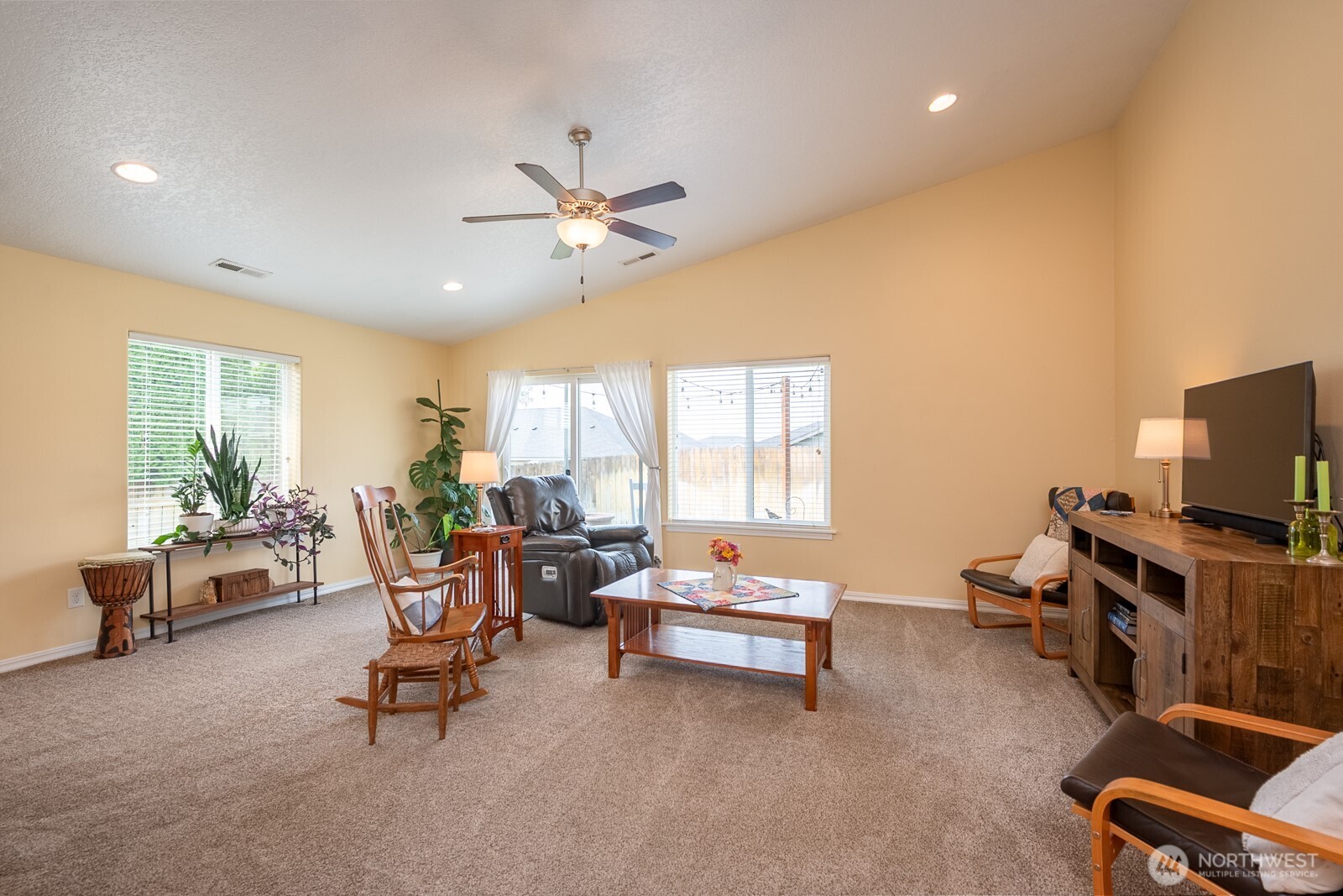 811 7th Avenue Property Photo 18