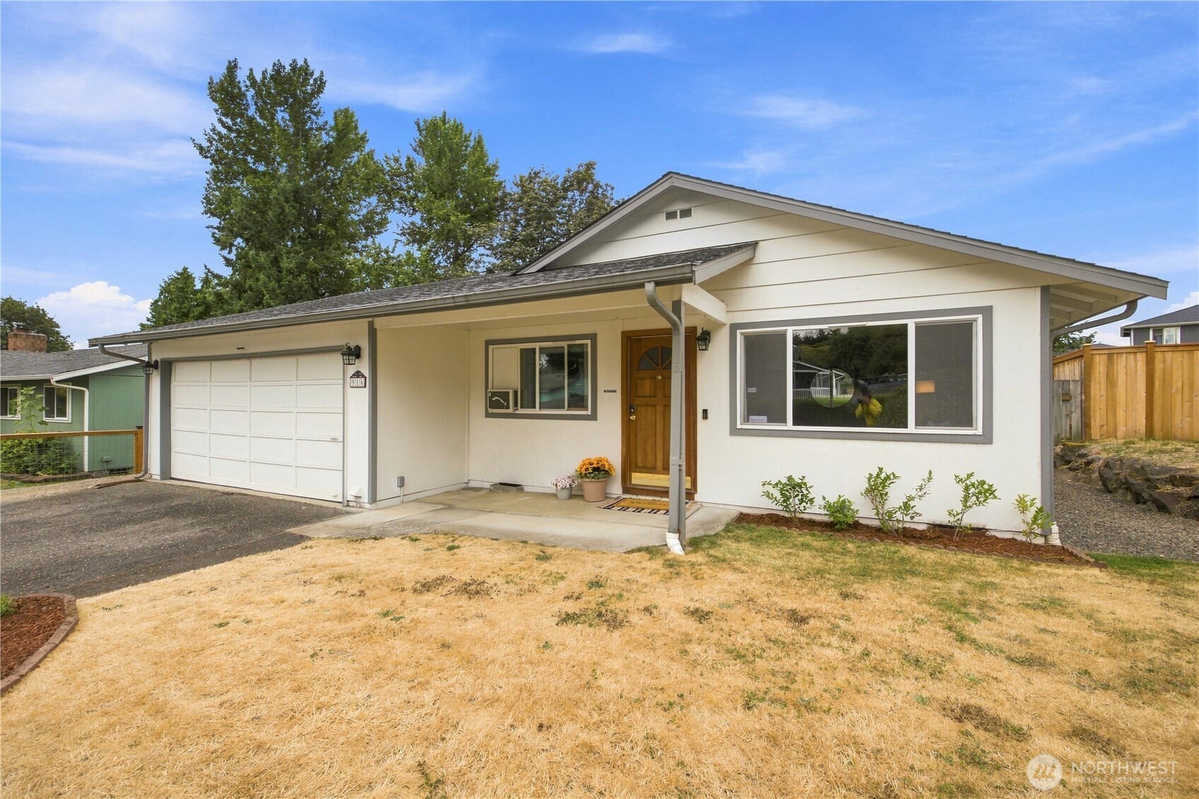 916 87th Avenue Property Photo 2