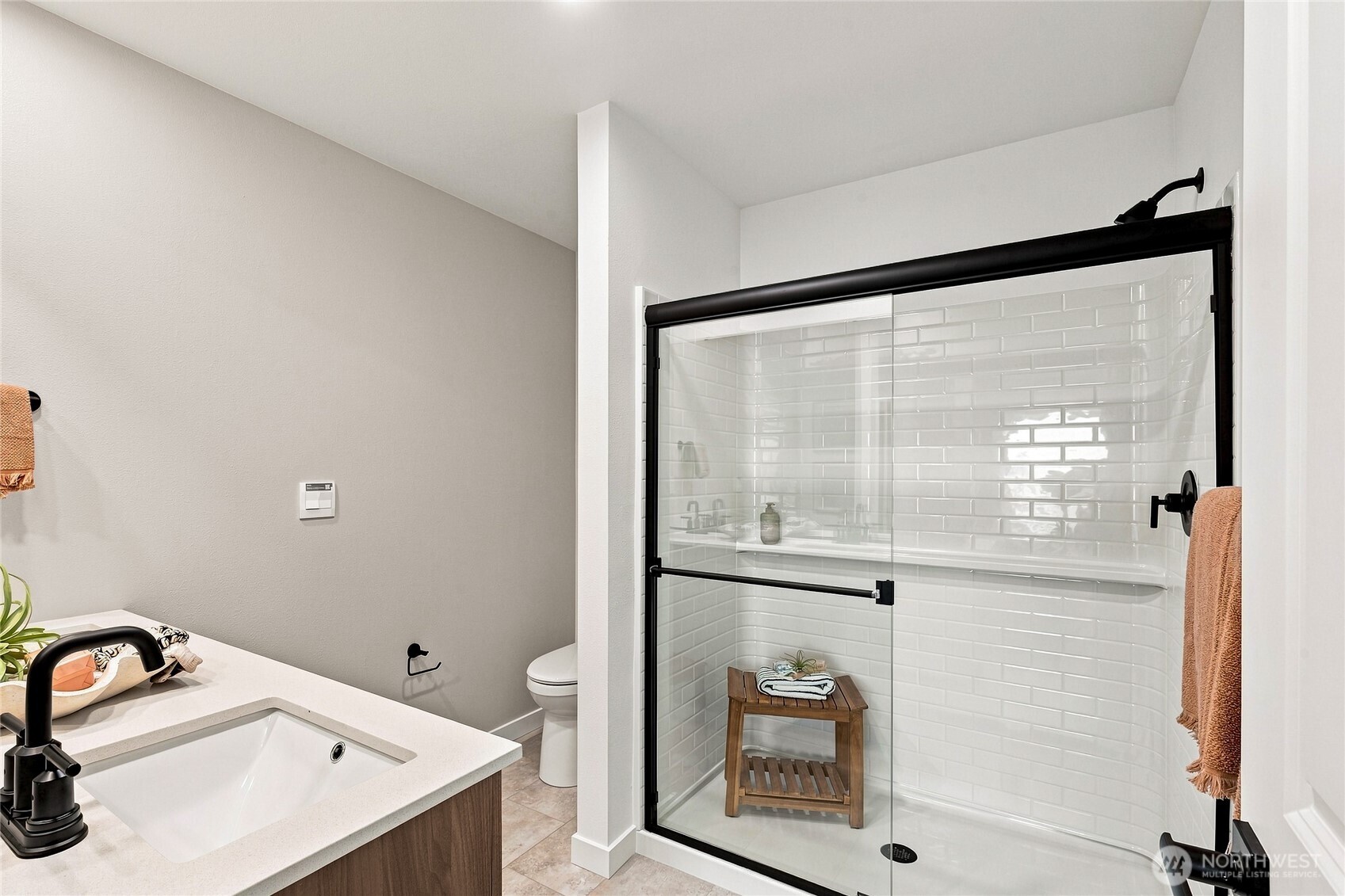 16202 Manor Way F2 Property Photo 17