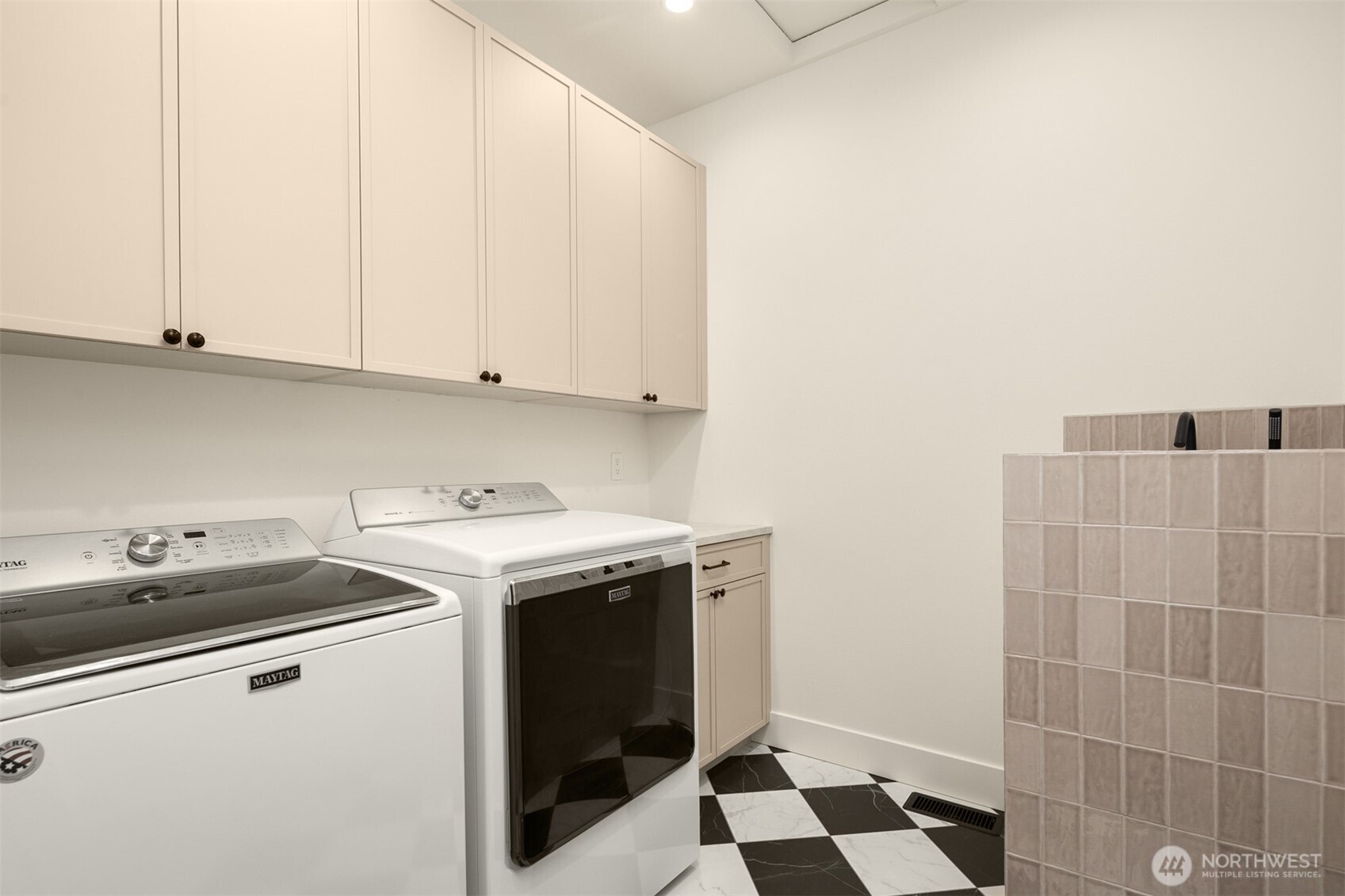 33437 33rd Place Property Photo 32