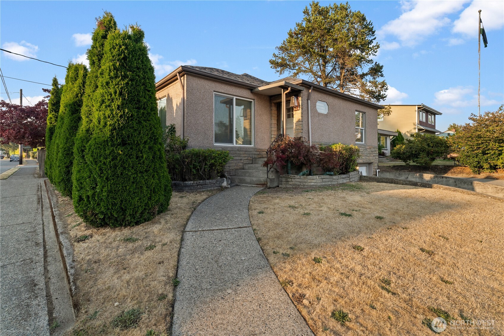 801 N Stevens Street Property Photo 1