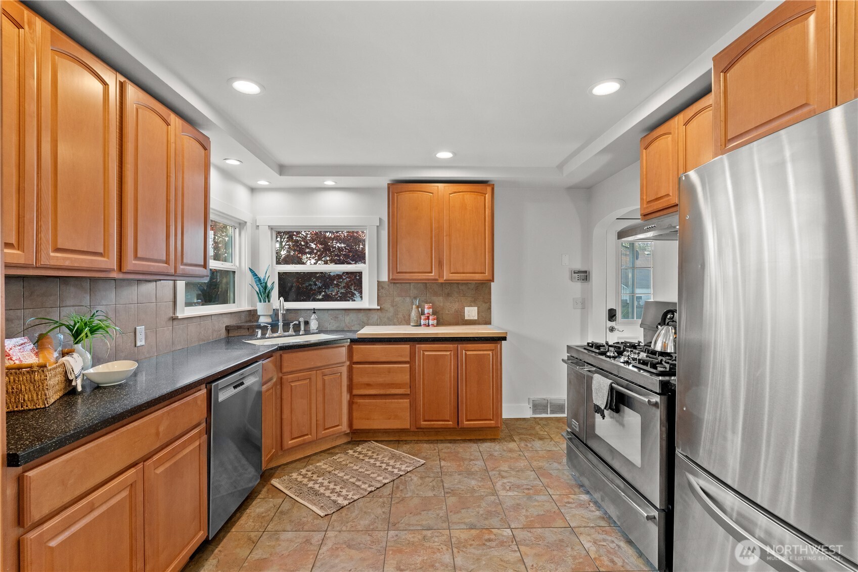 801 N Stevens Street Property Photo 10